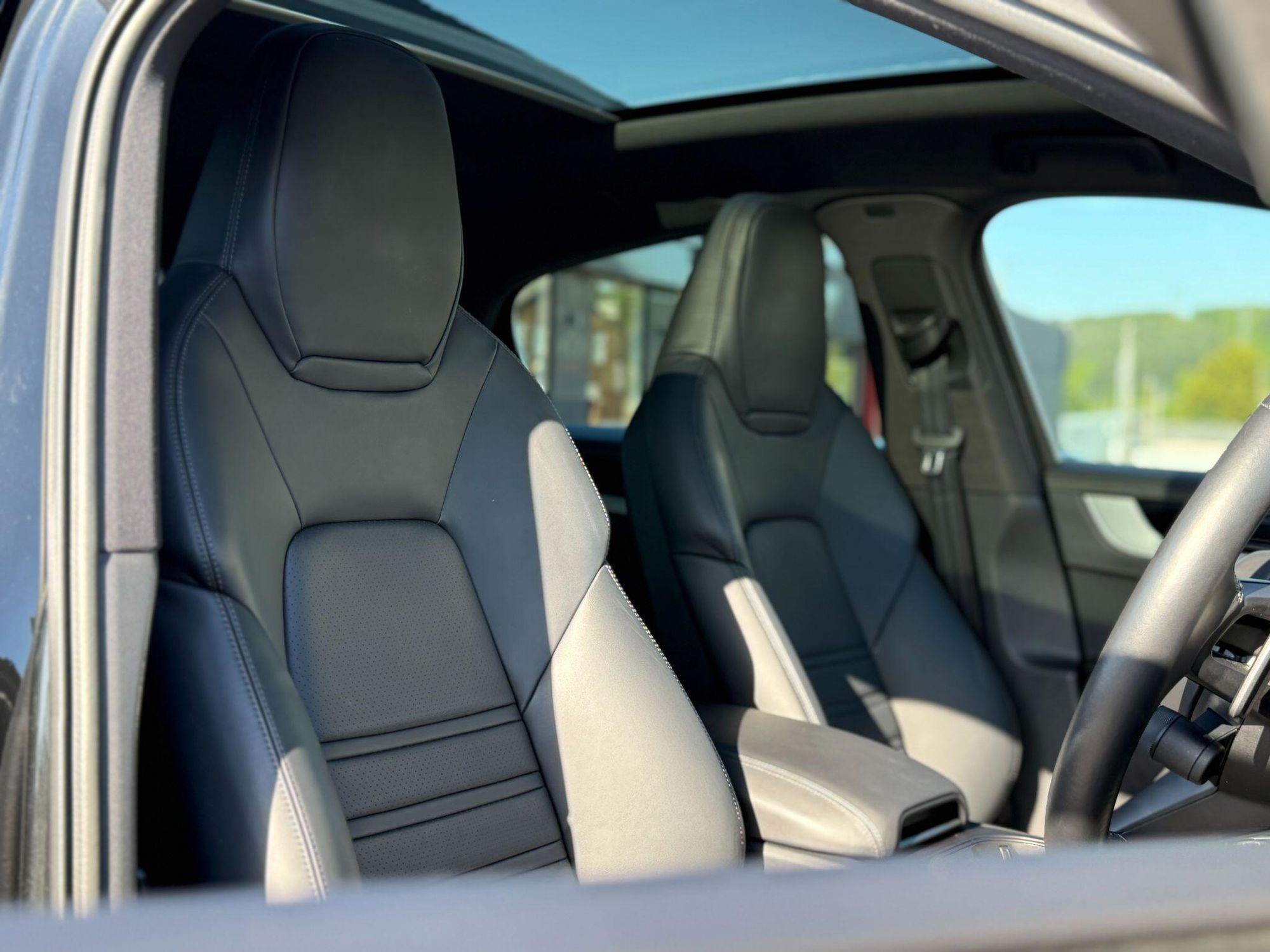 PORSCHE CAYENNE COUPE 5dr Tiptronic S for sale UK - Slide 3