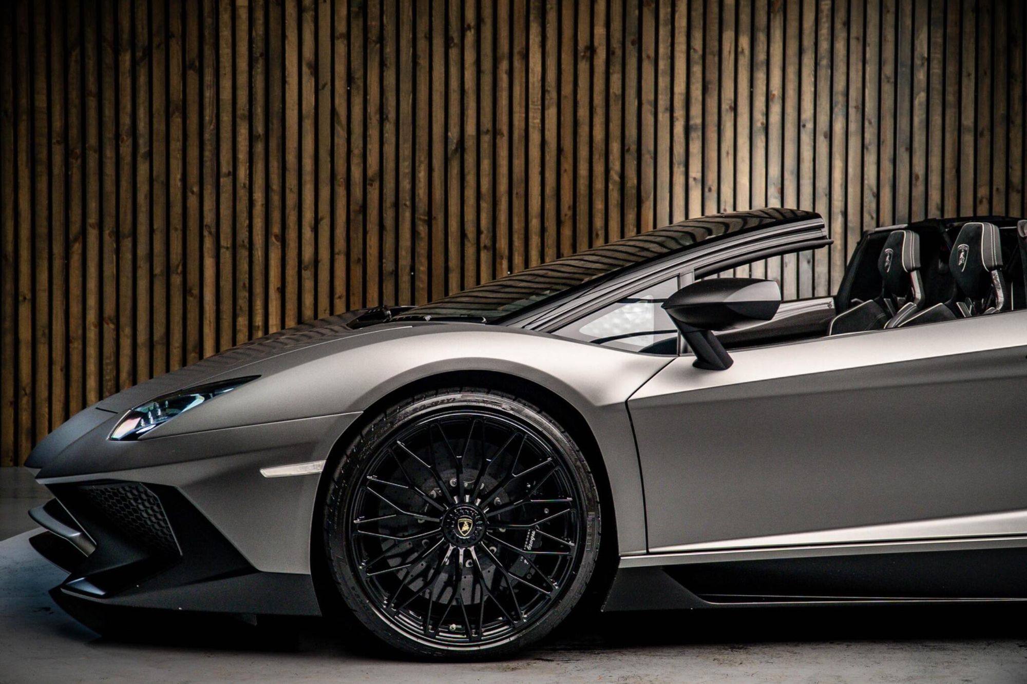LAMBORGHINI AVENTADOR ROADSTER LP 750-4 Superveloce 2dr ISR for sale UK - Slide 9