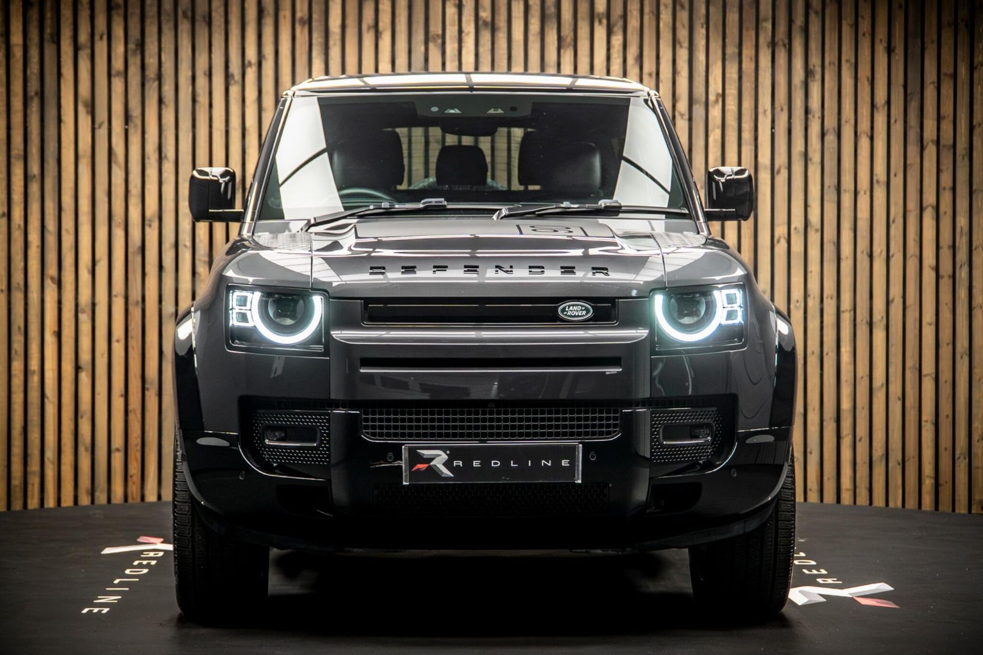 LAND ROVER DEFENDER DIESEL ESTATE 3.0 D250 X-Dynamic HSE 90 3dr Auto for sale UK - Slide 5