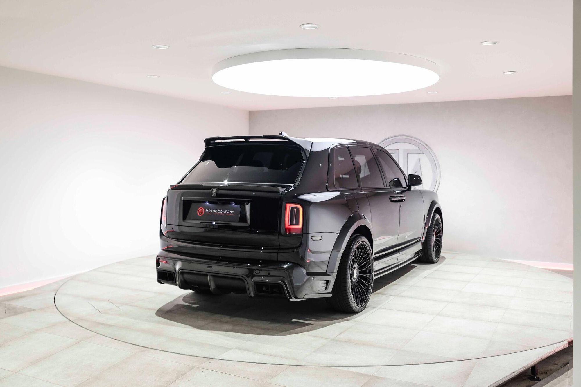 ROLLS-ROYCE CULLINAN ESTATE Black Badge 5dr Auto for sale UK - Slide 9