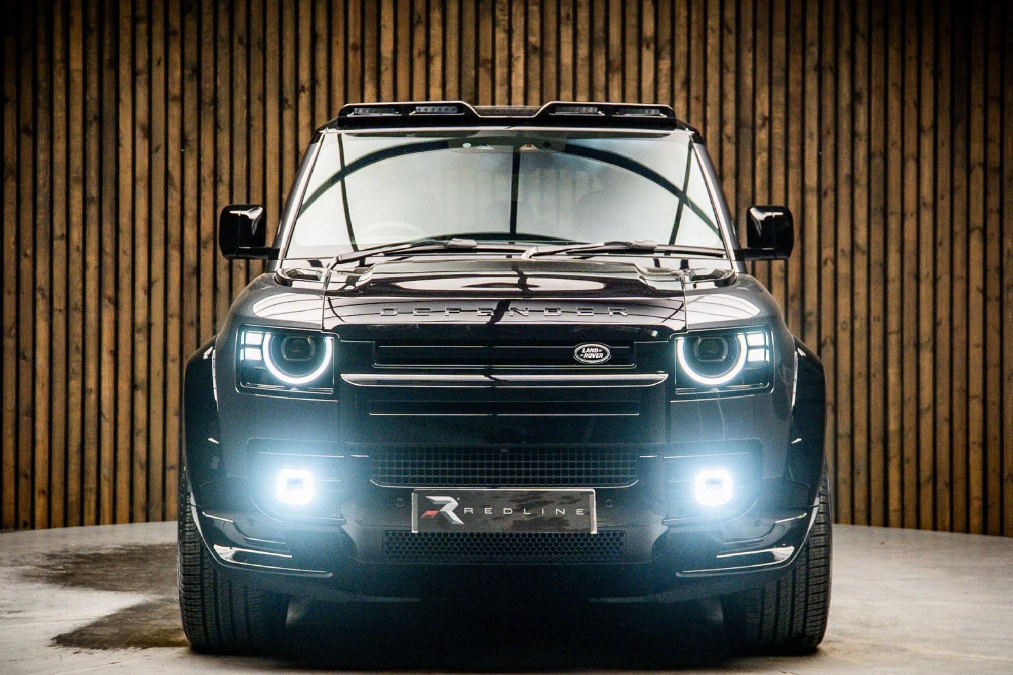 LAND ROVER DEFENDER ESTATE 5.0 P425 X 110 5dr Auto for sale UK - Slide 5