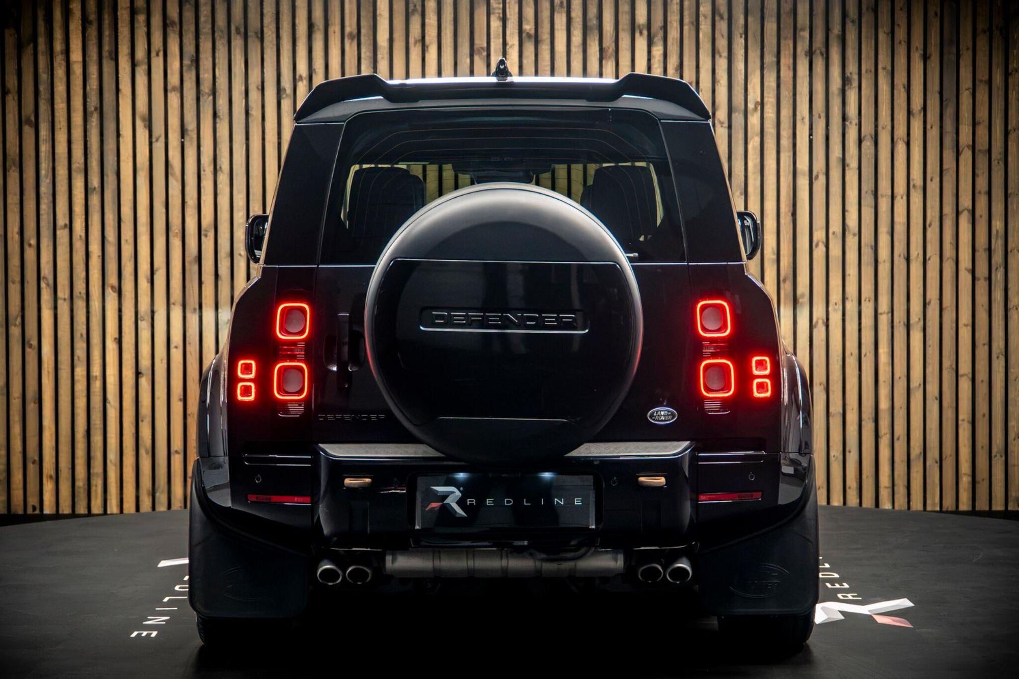 LAND ROVER DEFENDER ESTATE 5.0 P525 V8 110 5dr Auto for sale UK - Slide 6