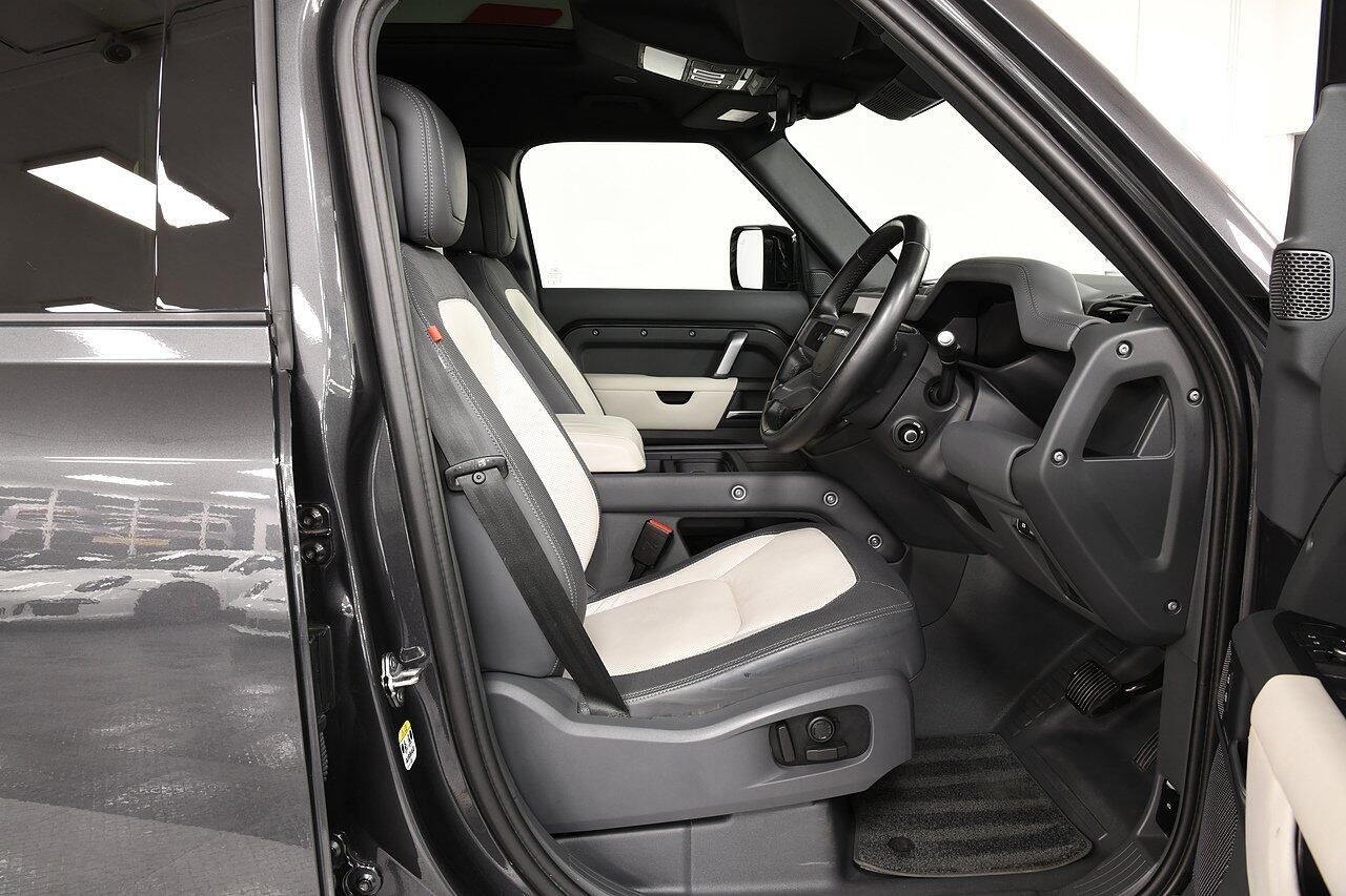 LAND ROVER DEFENDER DIESEL ESTATE 3.0 D300 X-Dynamic HSE 110 5dr Auto for sale UK - Slide 6