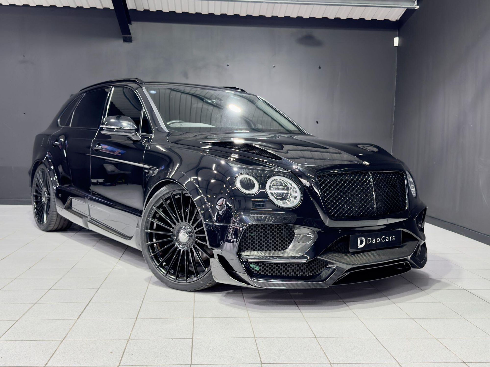 BENTLEY BENTAYGA ESTATE 4.0 V8 5dr Auto for sale UK - Slide 5