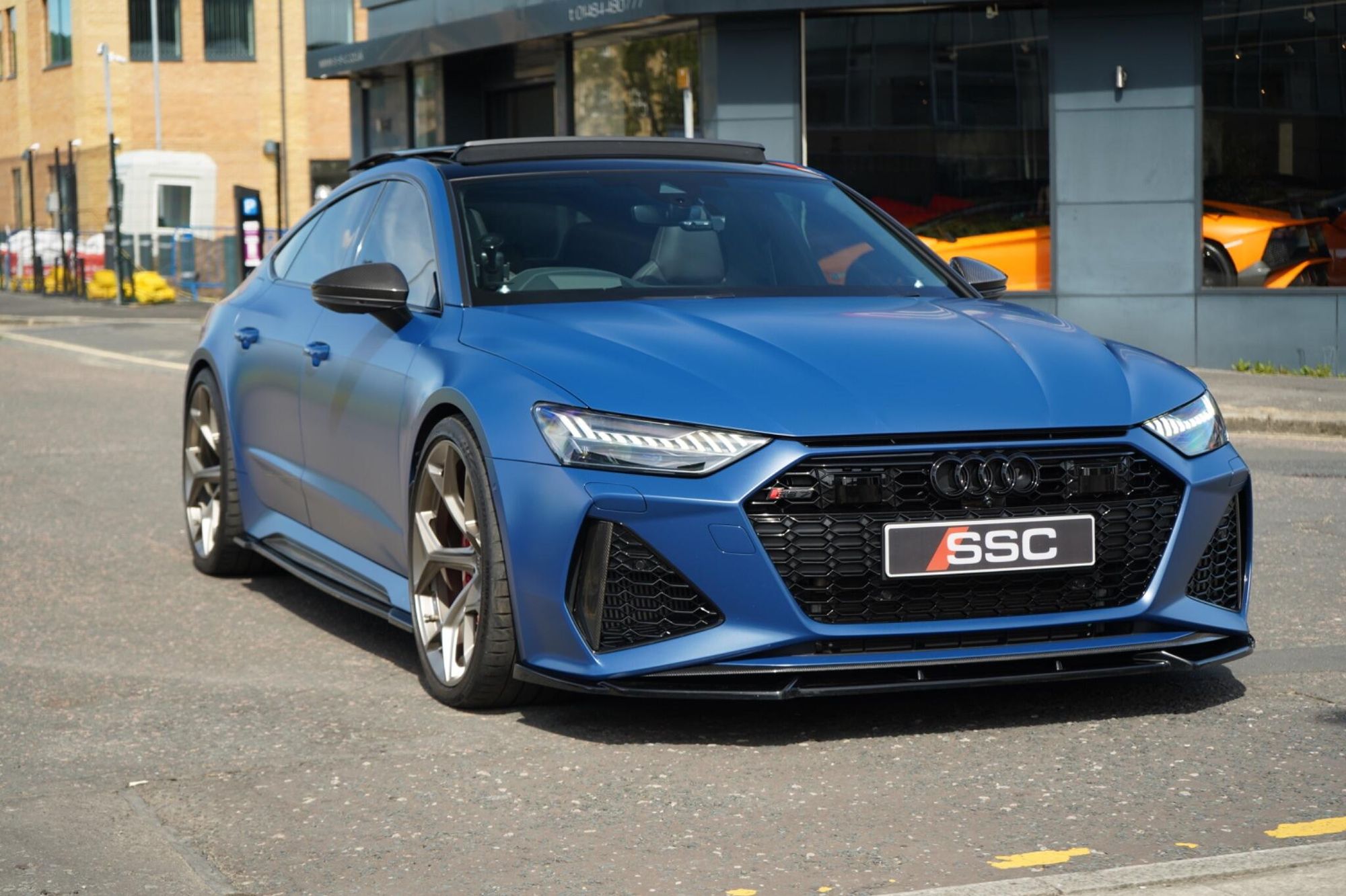 Audi RS Q8 Suv TFSI 640 Performance Carbon Vorsprung Quattro Tiptronic 5 Door Auto for sale UK - Slide 5