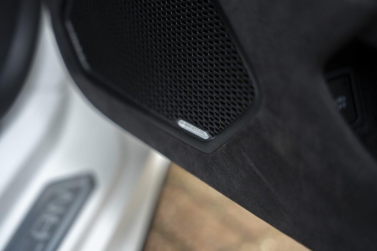 LAMBORGHINI HURACAN COUPE LP 640-4 Performante 2dr LDF for sale UK - Slide 9