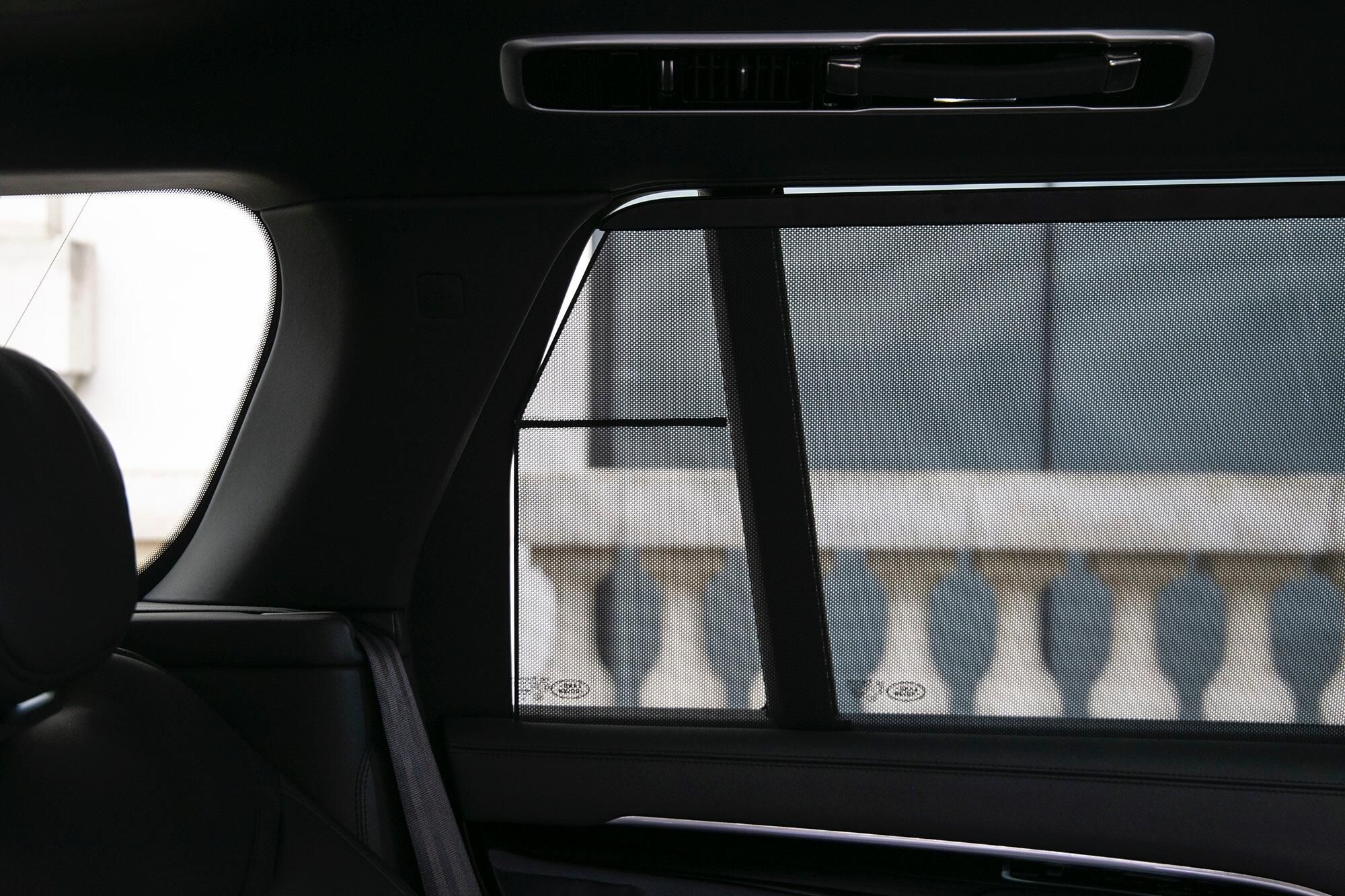 LAND ROVER RANGE ROVER ESTATE 4.4 P530 V8 Autobiography LWB 4dr Auto for sale UK - Slide 8