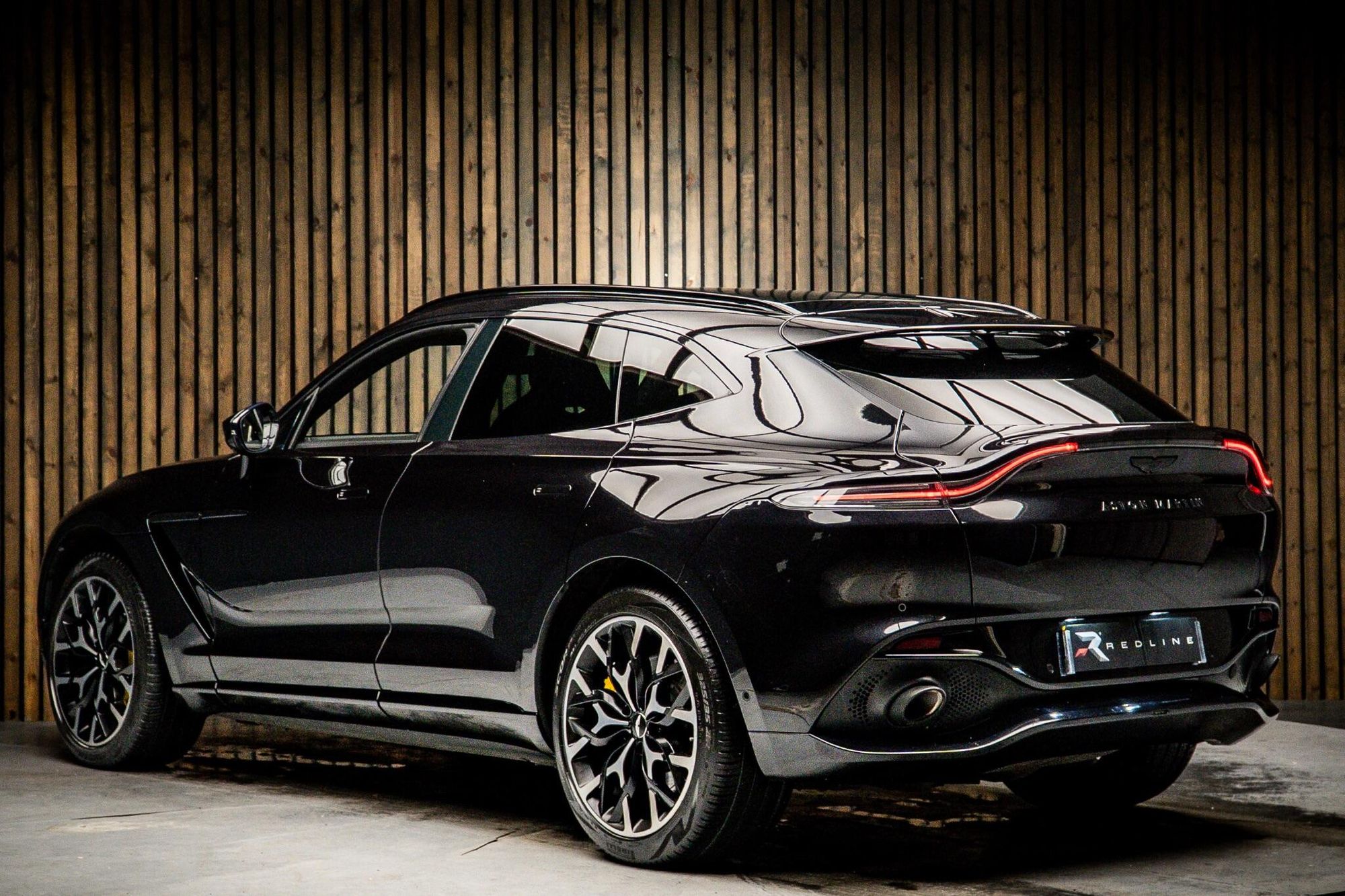 ASTON MARTIN DBX ESTATE V8 DBX707 5dr Touchtronic for sale UK - Slide 3