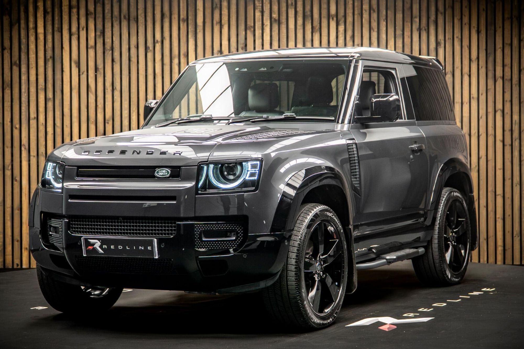LAND ROVER DEFENDER DIESEL ESTATE 3.0 D250 X-Dynamic HSE 90 3dr Auto for sale UK - Slide 8