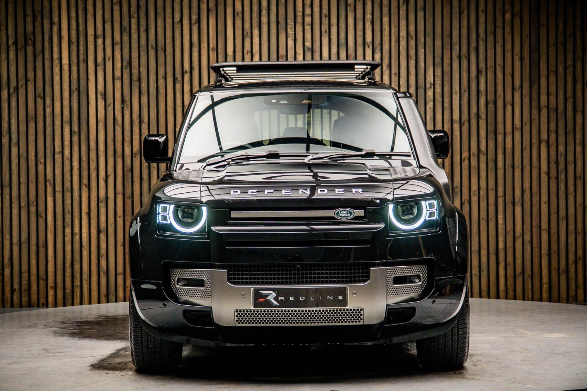 LAND ROVER DEFENDER DIESEL ESTATE 3.0 D350 X-Dynamic SE 110 5dr Auto for sale UK - Slide 5