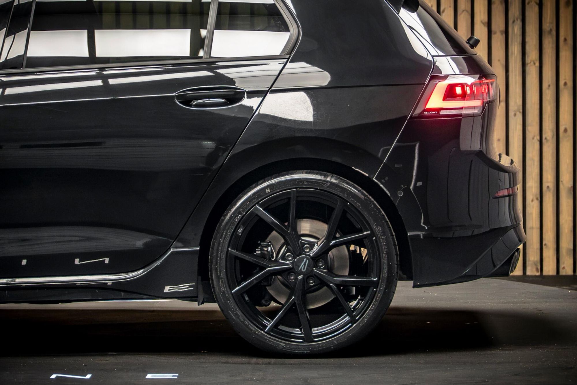 VOLKSWAGEN GOLF HATCHBACK 2.0 TSI 333 R Black Edition 4Motion 5dr DSG for sale UK - Slide 9
