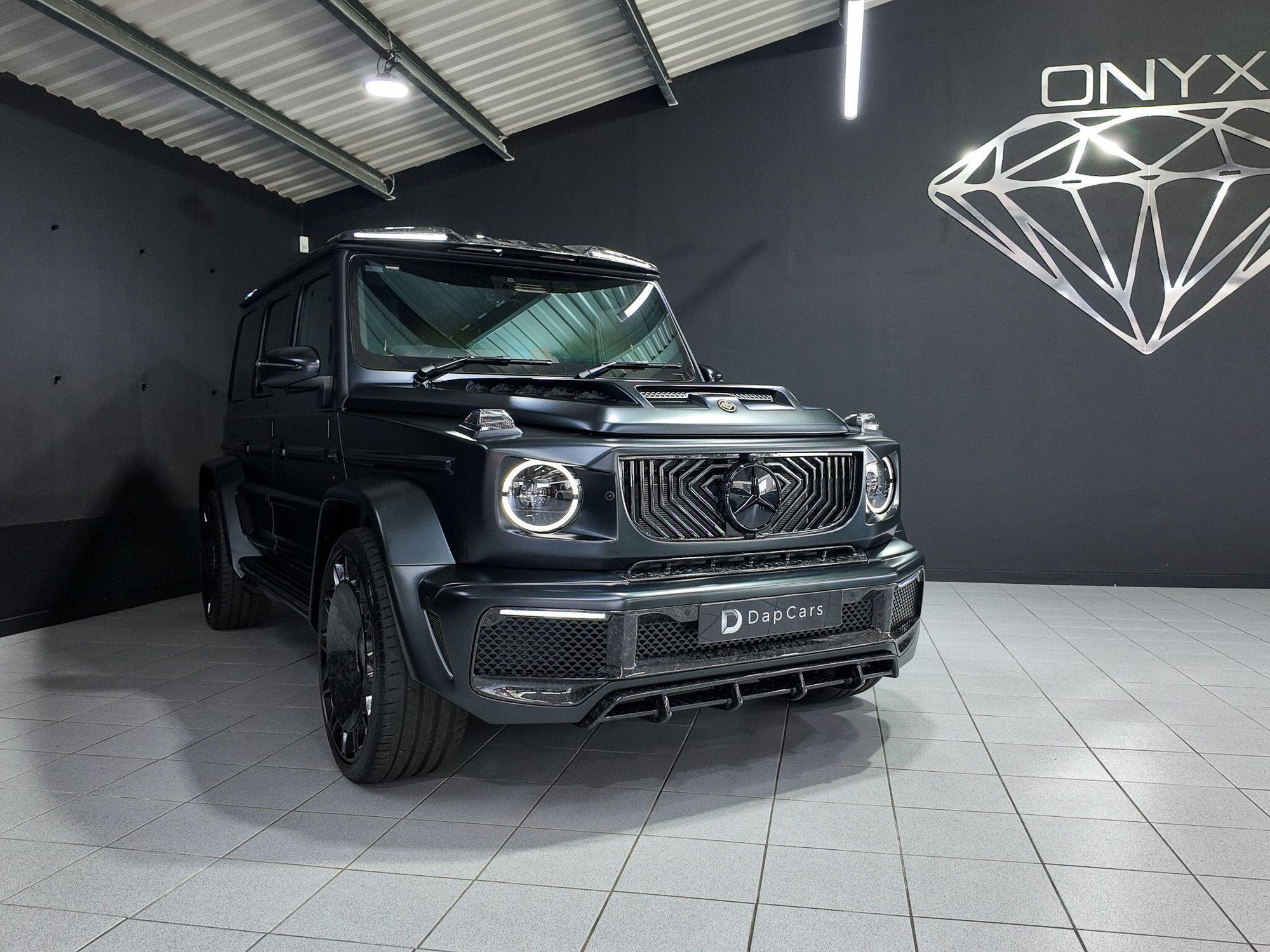 MERCEDES-BENZ G CLASS AMG STATION WAGON SPECIAL EDITIONS G63 Carbon Edition 5dr 9G-Tronic for sale UK - Slide 10