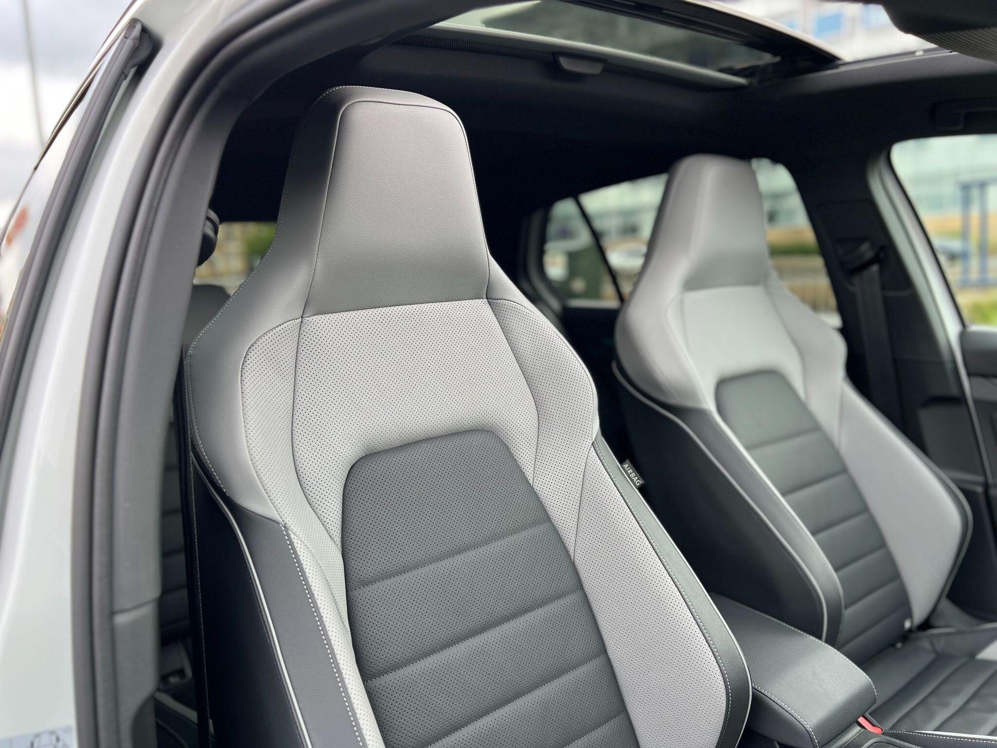 VOLKSWAGEN GOLF DIESEL HATCHBACK 2.0 TDI 200 GTD 5dr DSG for sale UK - Slide 3