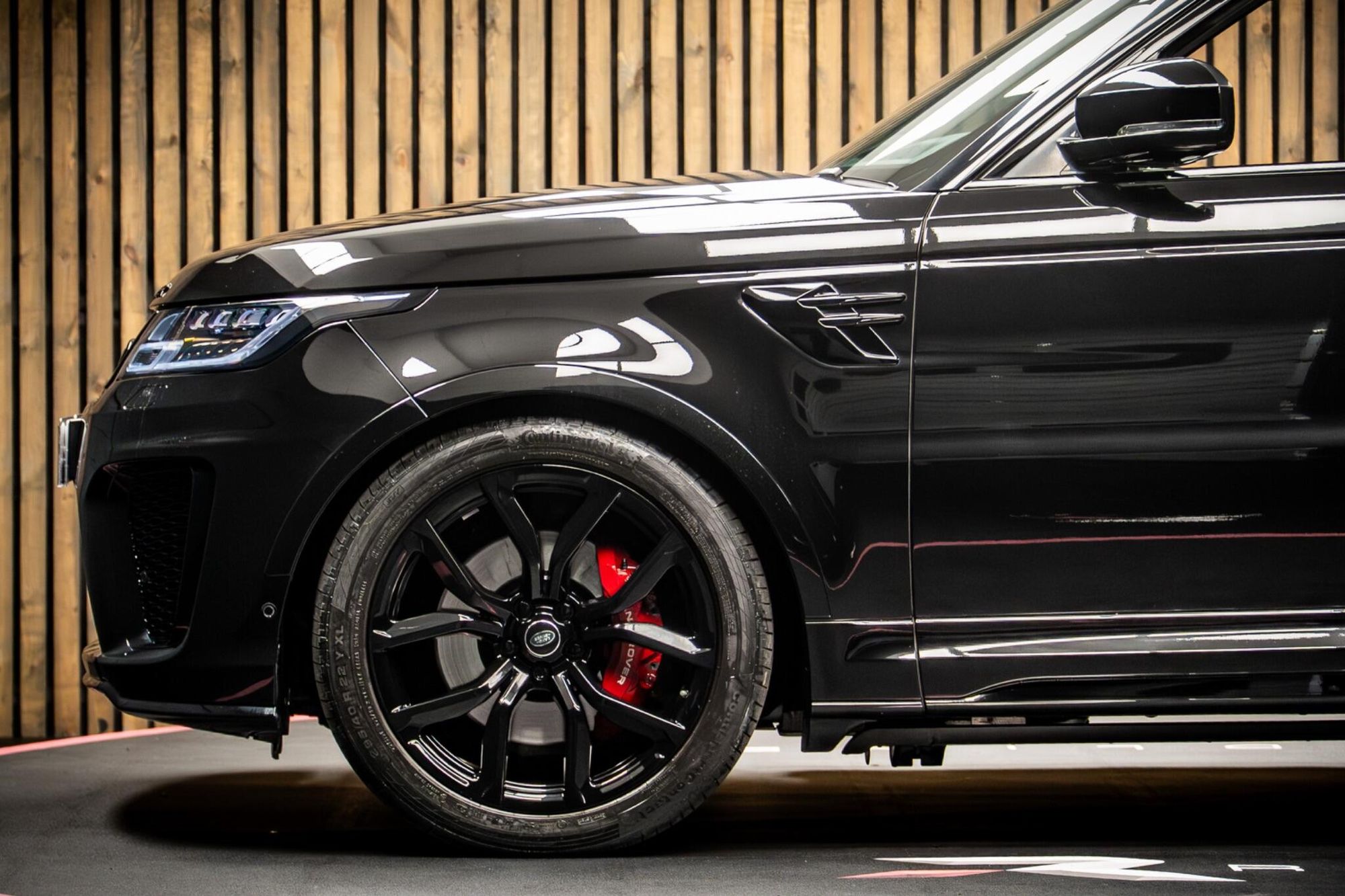 LAND ROVER RANGE ROVER SPORT ESTATE 5.0 P575 S/C SVR 5dr Auto for sale UK - Slide 9