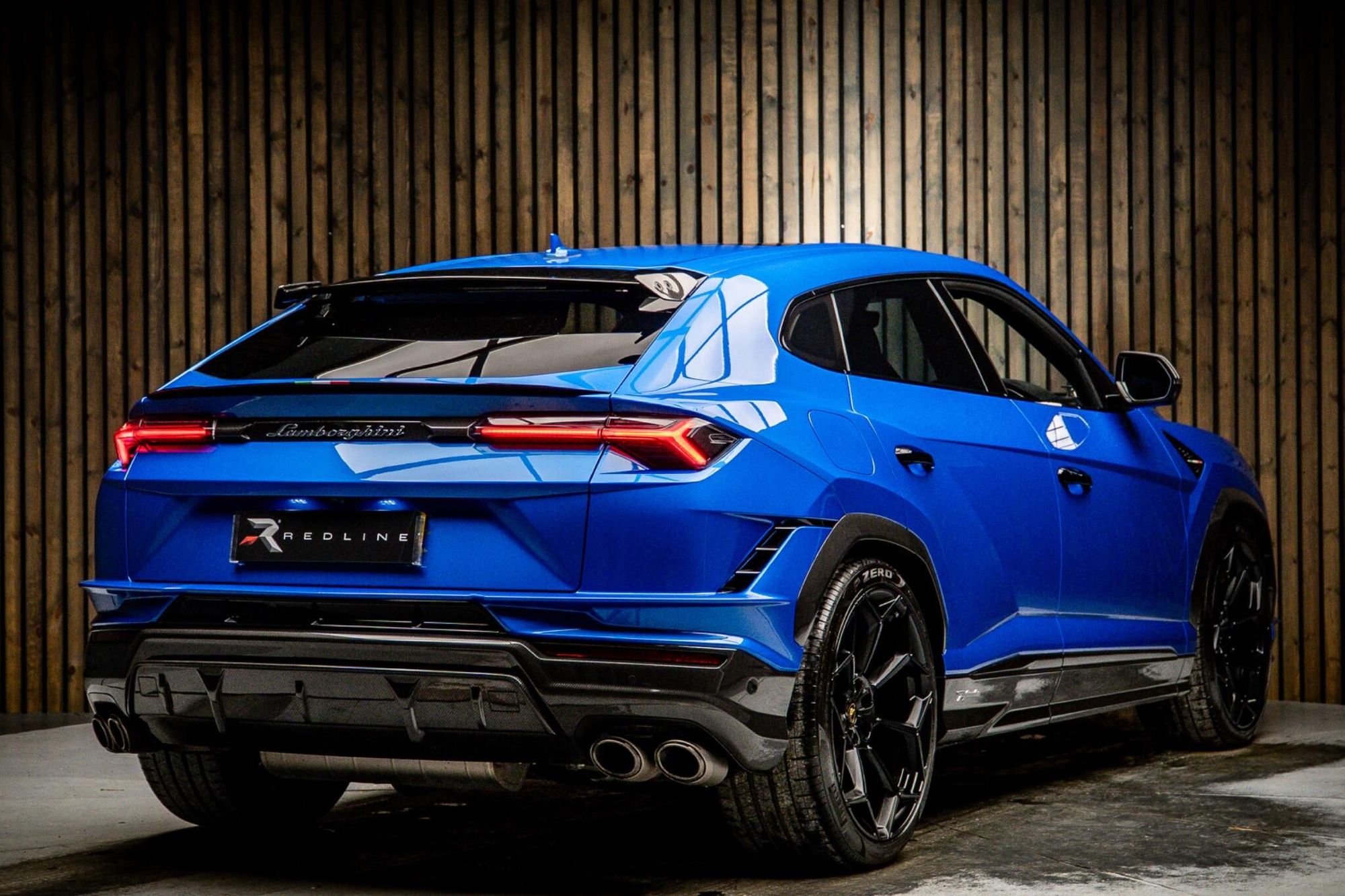 LAMBORGHINI URUS ESTATE 4.0T FSI V8 Performante 5dr Auto for sale UK - Slide 4