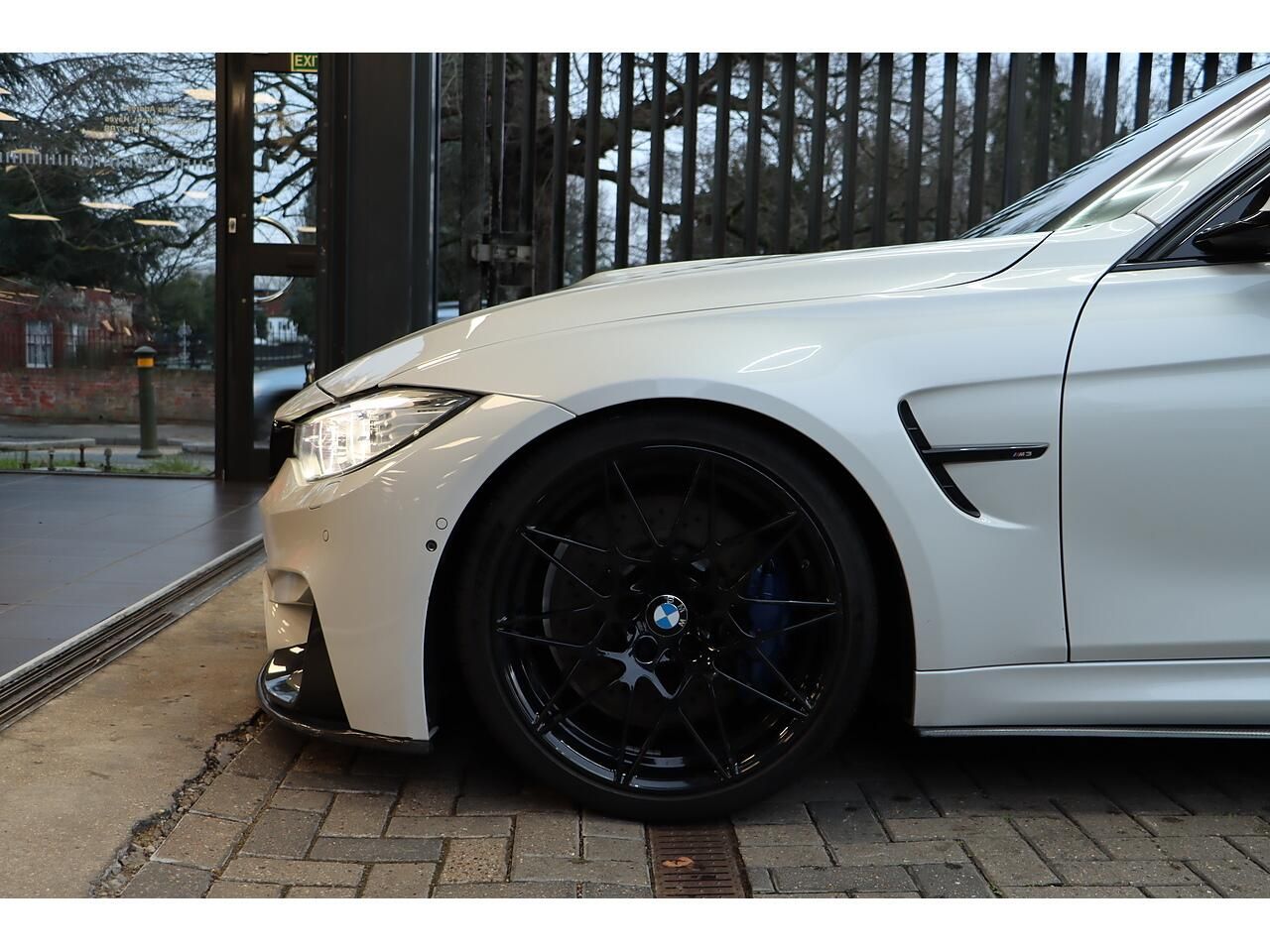 BMW M3 SALOON M3 4dr DCT [Competition Pack] for sale UK - Slide 4