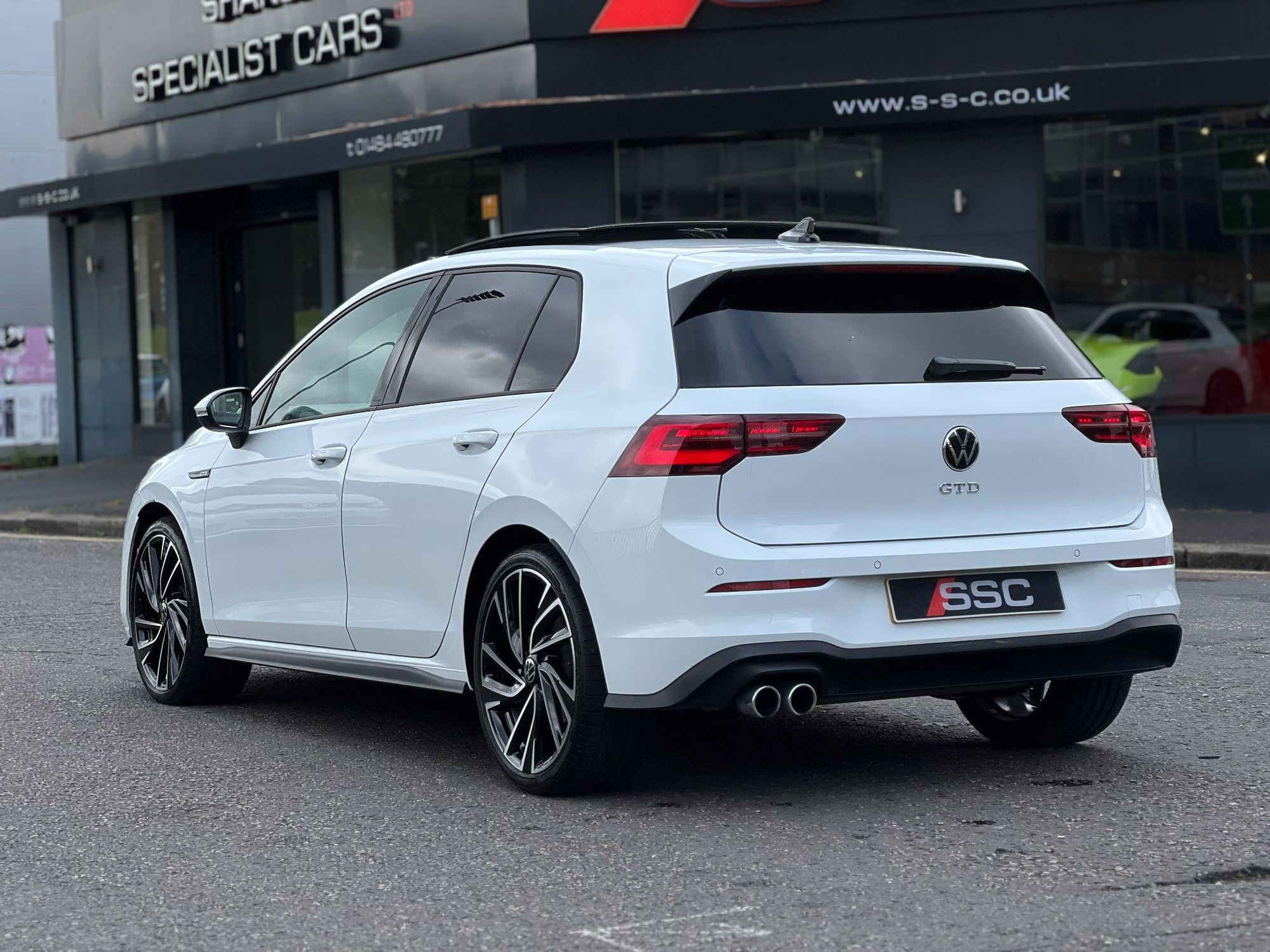 VOLKSWAGEN GOLF DIESEL HATCHBACK 2.0 TDI 200 GTD 5dr DSG for sale UK - Slide 2