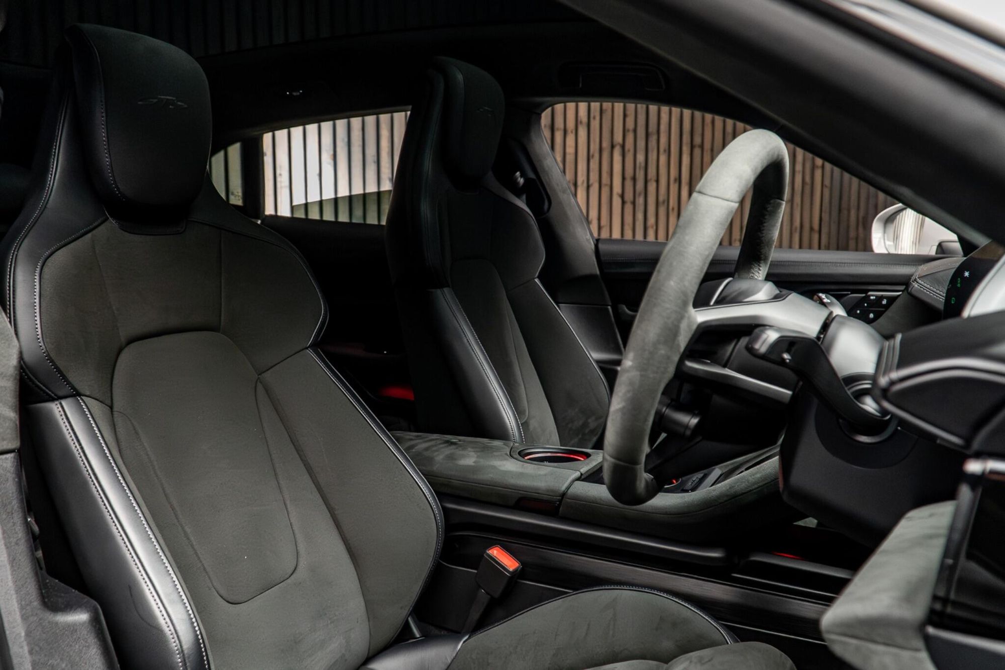 PORSCHE TAYCAN SPORT TURISMO 440kW GTS 93kWh 5dr Auto for sale UK - Slide 2