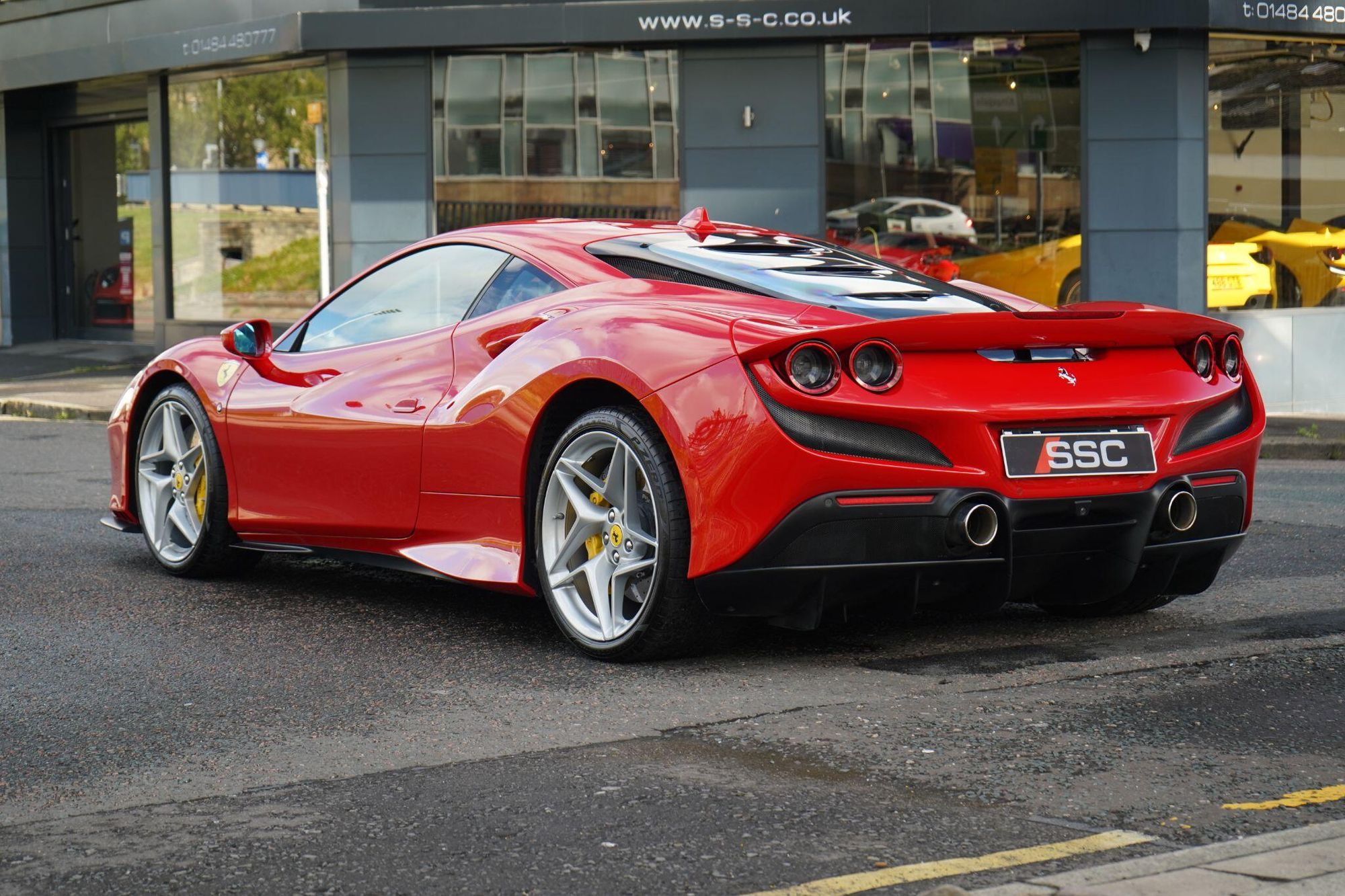 FERRARI F8 TRIBUTO 2dr Auto for sale UK - Slide 8