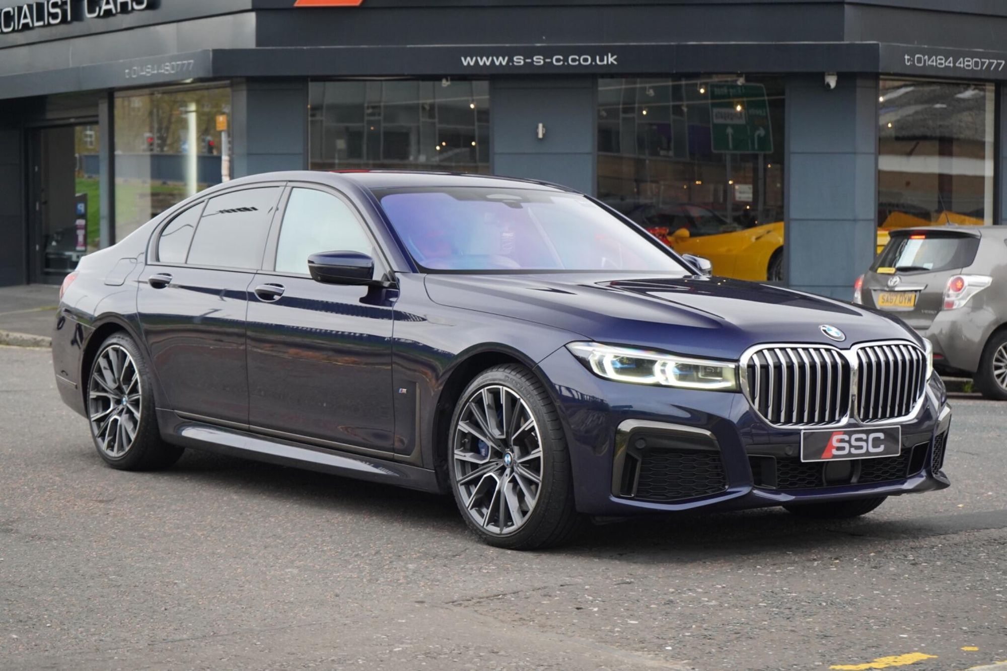 BMW 7 SERIES DIESEL SALOON 740d xDrive M Sport 4dr Auto for sale UK - Slide 4
