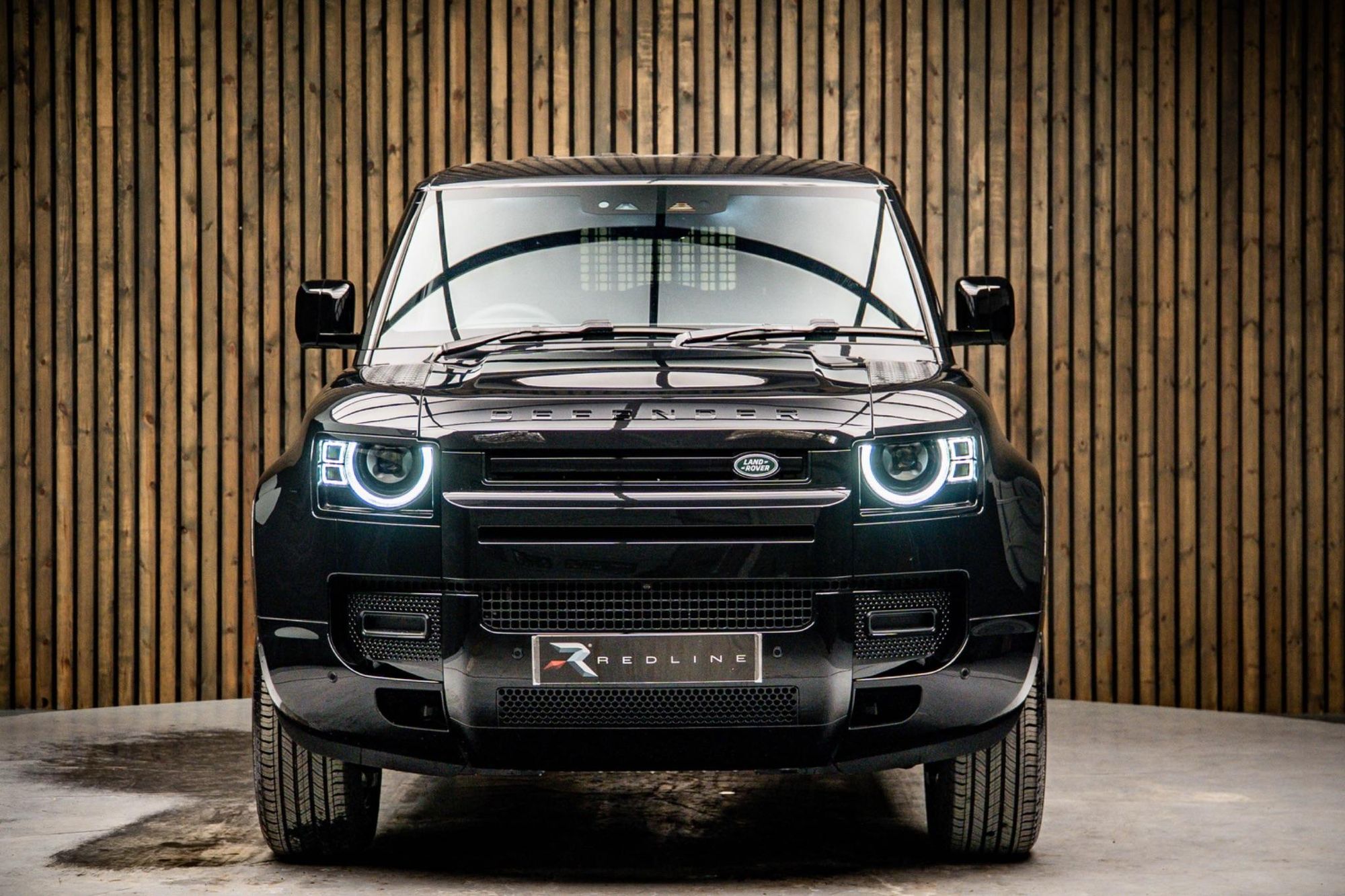 LAND ROVER DEFENDER 90 DIESEL 3.0 D250 Hard Top X-Dynamic SE Auto for sale UK - Slide 5