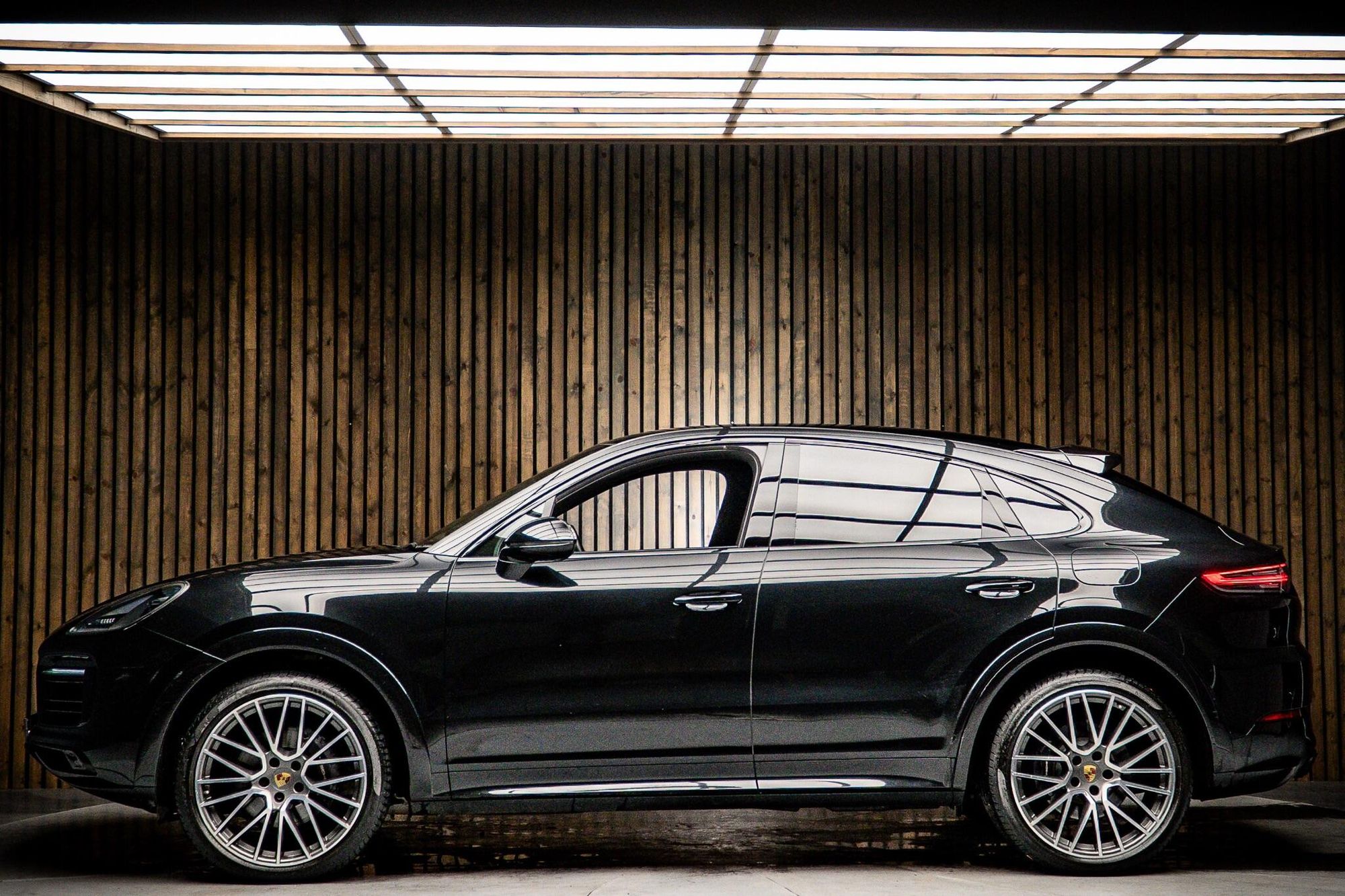 PORSCHE CAYENNE COUPE SPECIAL EDITIONS E-Hybrid Platinum Edition 5dr Tiptronic S for sale UK - Slide 7