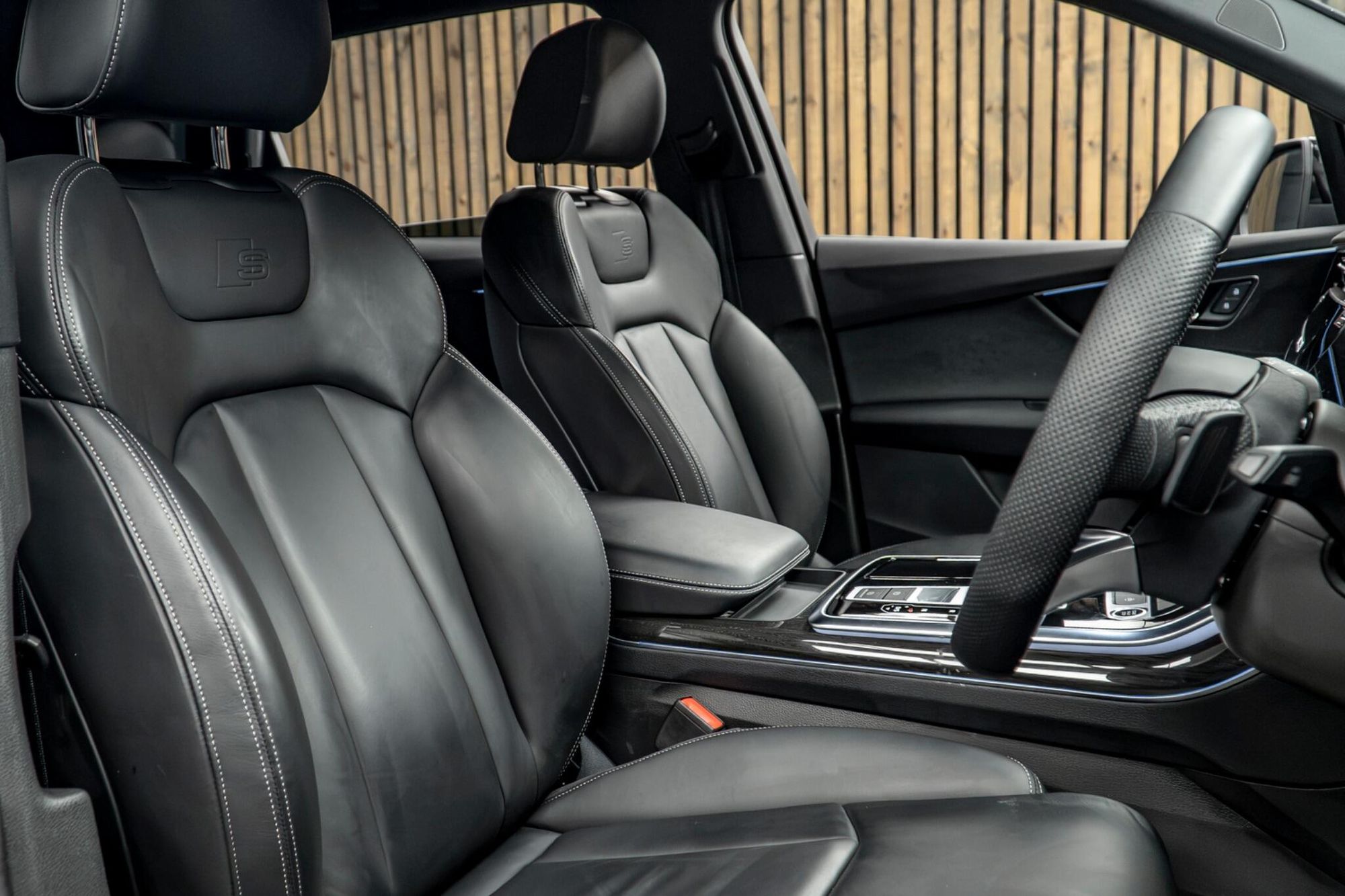 AUDI Q7 DIESEL ESTATE 45 TDI Quattro Black Edition 5dr Tiptronic for sale UK - Slide 2