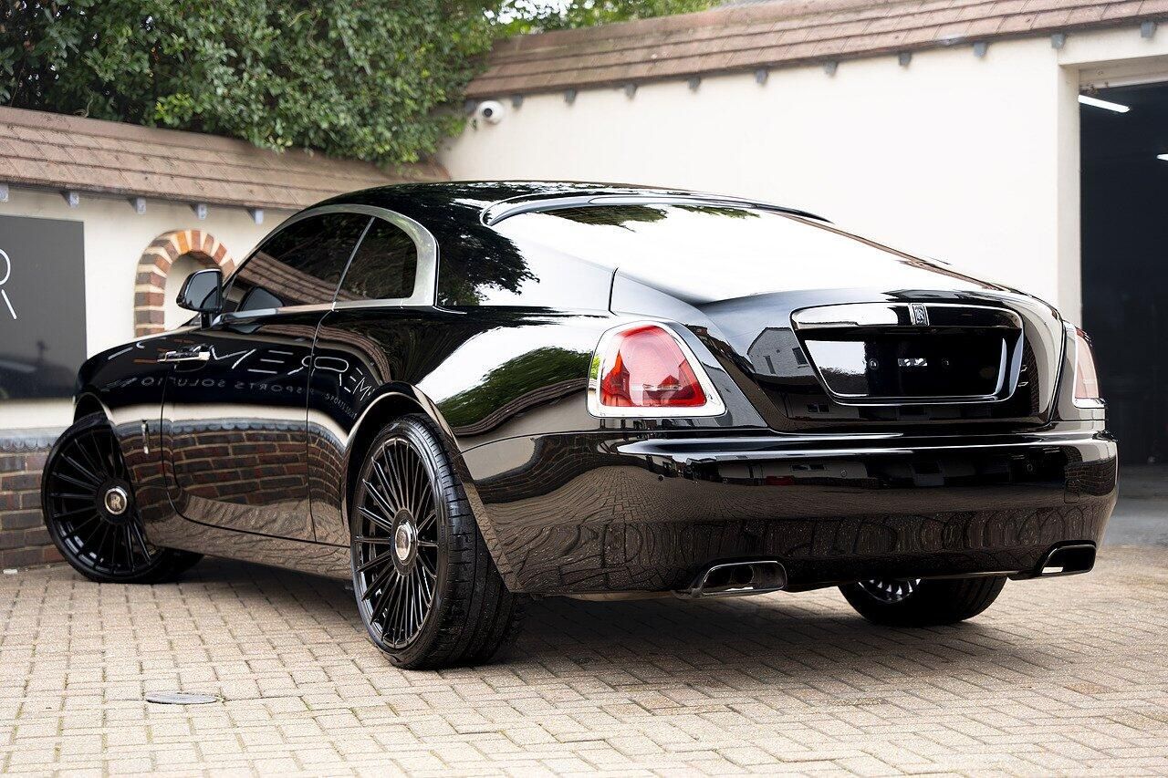 ROLLS-ROYCE WRAITH COUPE Black Badge 2dr Auto for sale UK - Slide 5