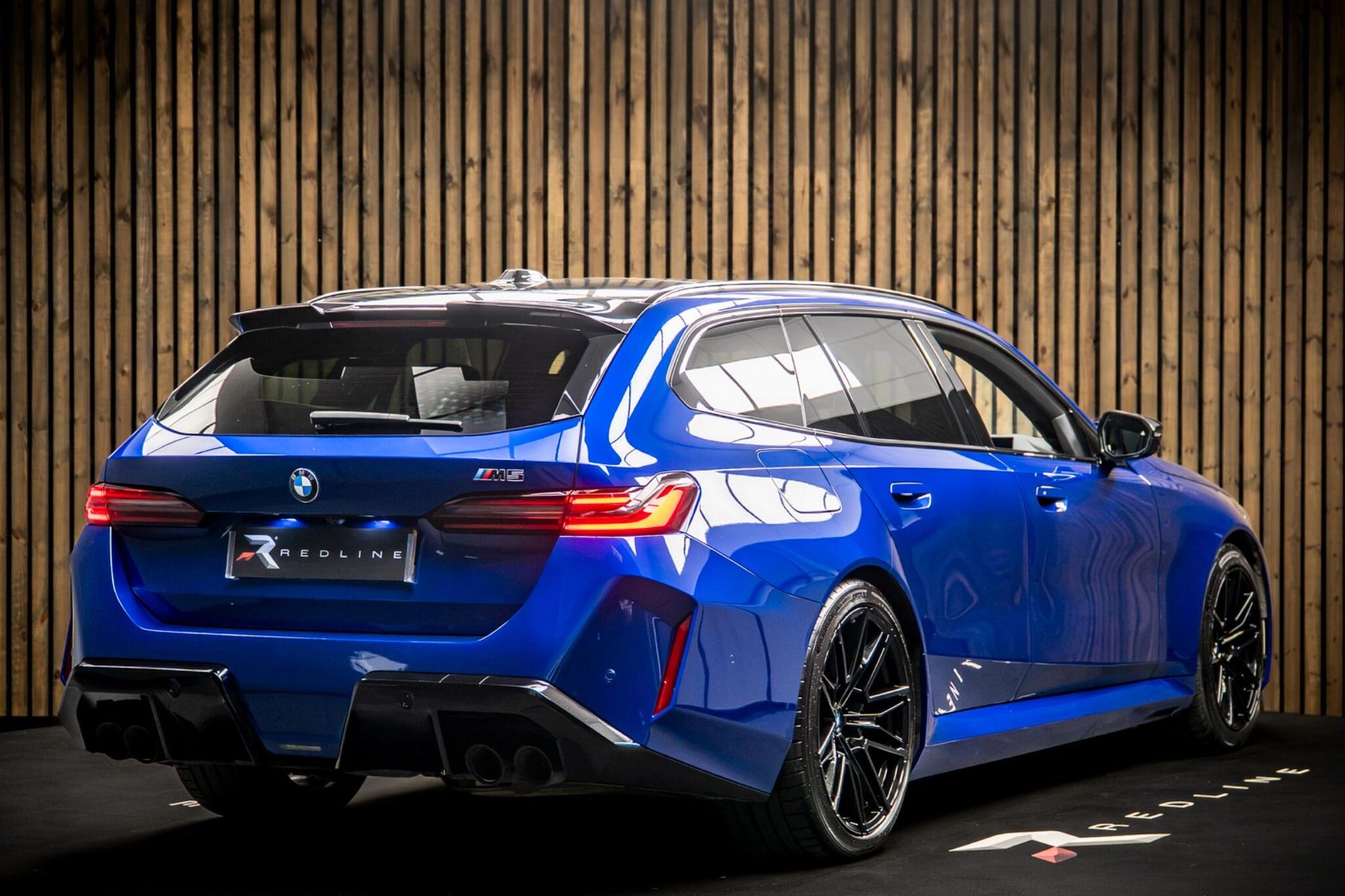 BMW M5 Touring 4.4 22.1kWh 5 Door Auto for sale UK - Slide 4