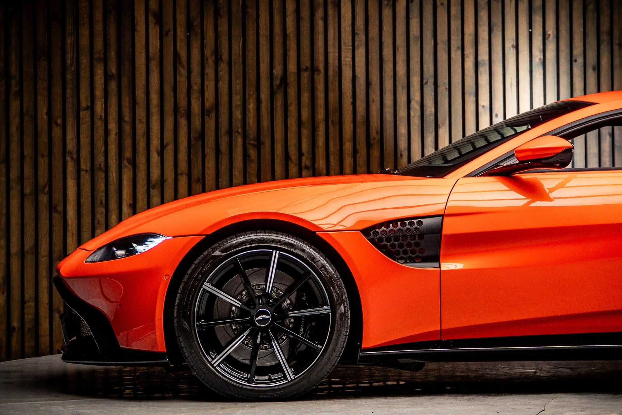 ASTON MARTIN VANTAGE V8 COUPE 2dr ZF 8 Speed Auto for sale UK - Slide 9