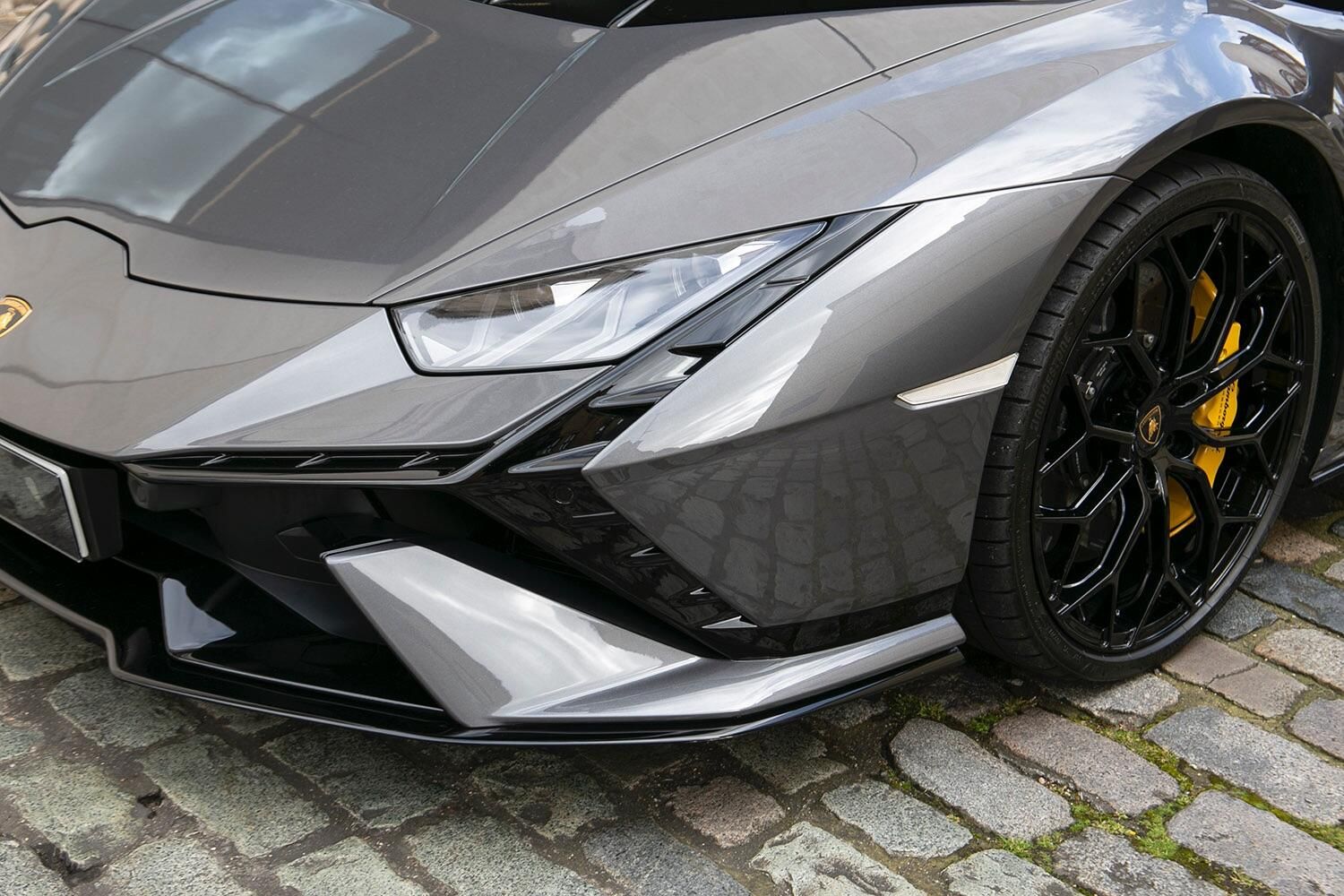 LAMBORGHINI HURACAN COUPE LP 640-4 Performante 2dr LDF for sale UK - Slide 4