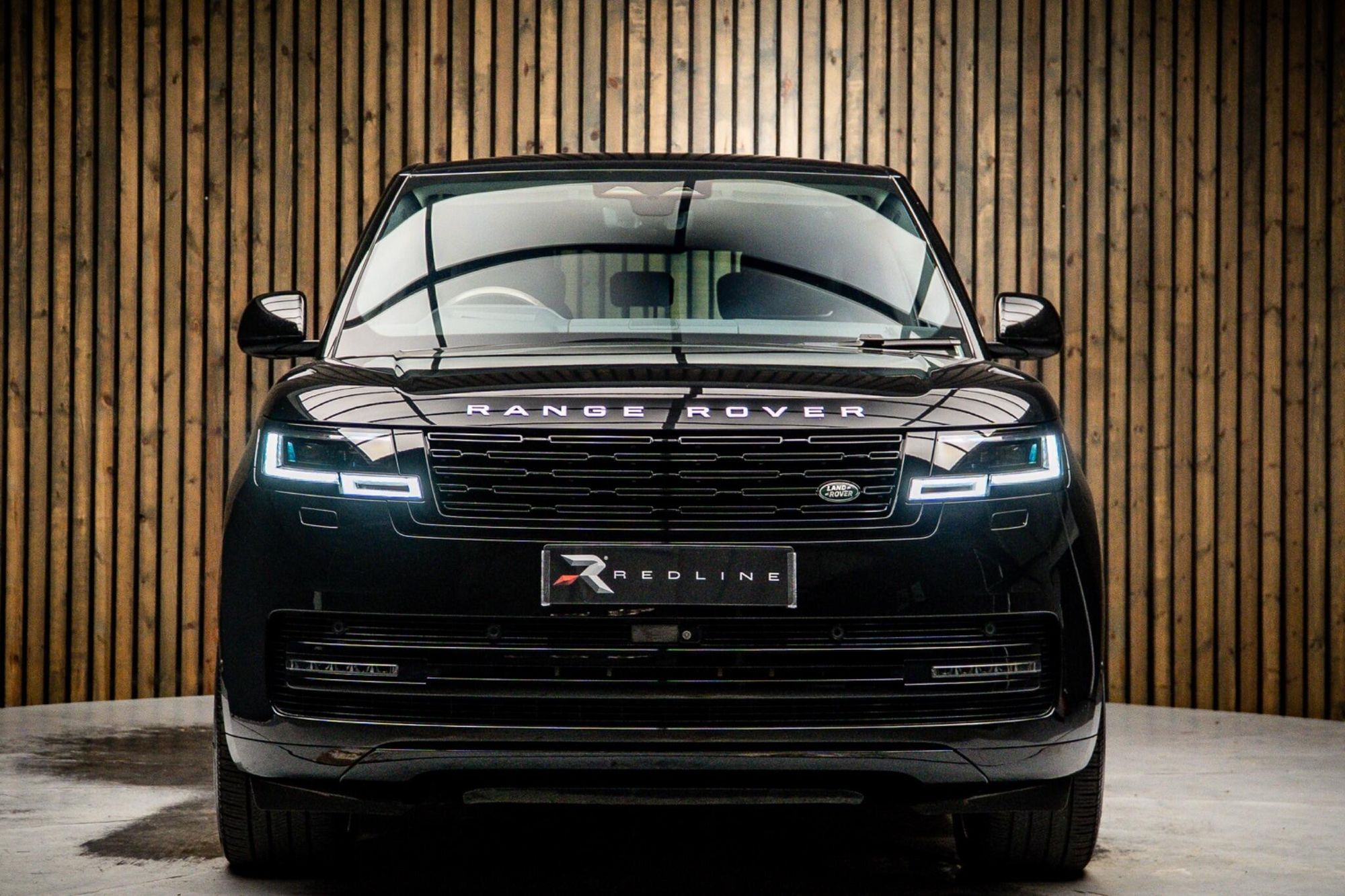 LAND ROVER RANGE ROVER ESTATE 4.4 P530 V8 Autobiography 4dr Auto for sale UK - Slide 5