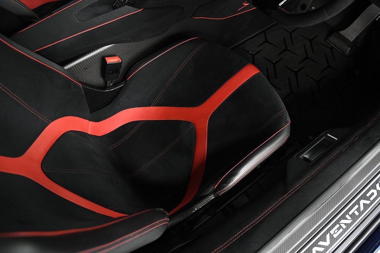 LAMBORGHINI AVENTADOR COUPE LP 750-4 Superveloce 2dr ISR for sale UK - Slide 10