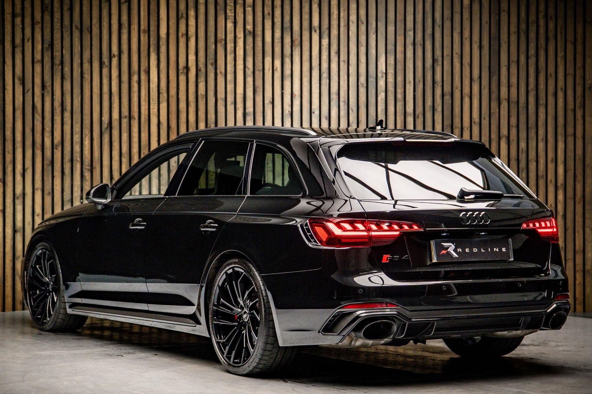 AUDI RS4 RS 4 AVANT RS 4 TFSI Quattro Carbon Black 5dr Tiptronic for sale UK - Slide 3