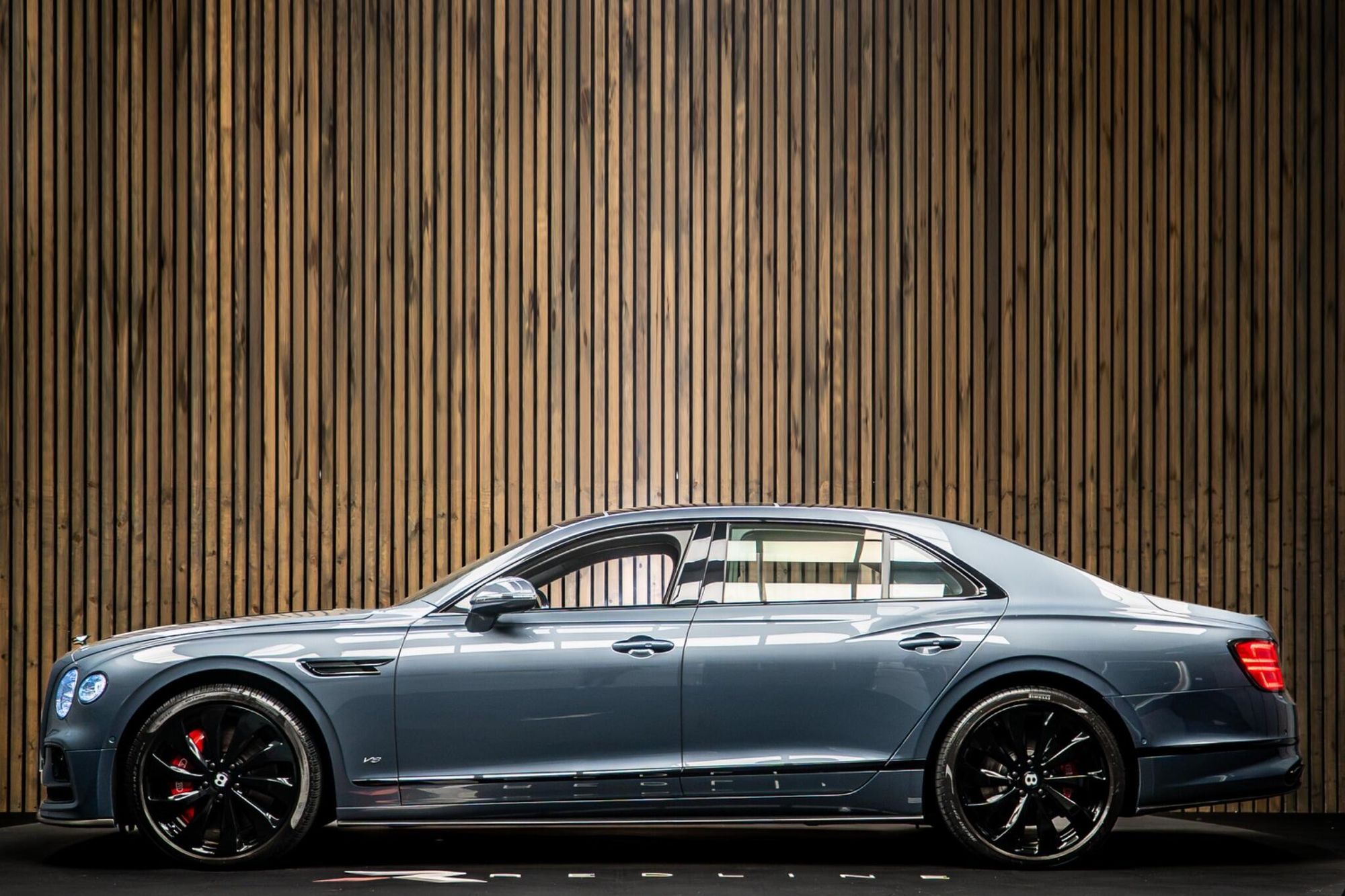 BENTLEY FLYING SPUR SALOON 4.0 V8 4dr Auto for sale UK - Slide 7