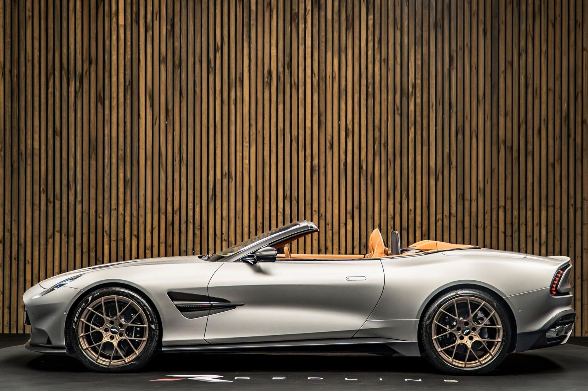 ASTON MARTIN VANQUISH CONVERTIBLE V12 Volante 2dr Auto for sale UK - Slide 7