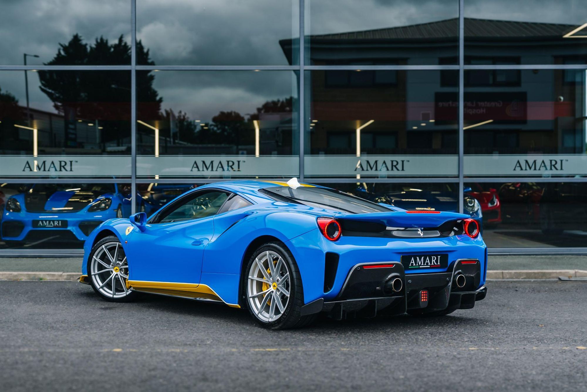 FERRARI 488 PISTA COUPE 2dr Auto for sale UK - Slide 3