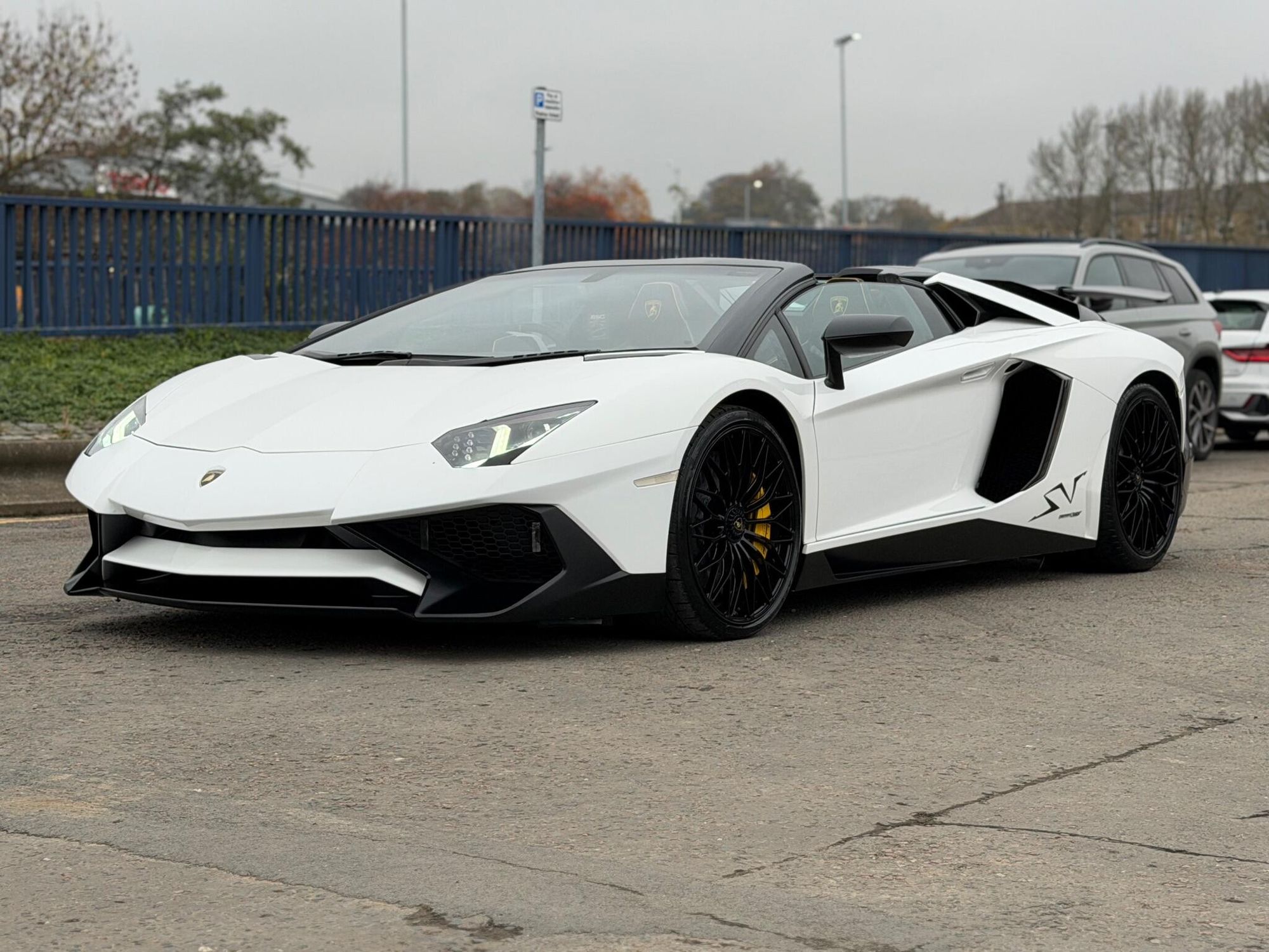 LAMBORGHINI AVENTADOR ROADSTER LP 750-4 Superveloce 2dr ISR for sale UK - Slide 9