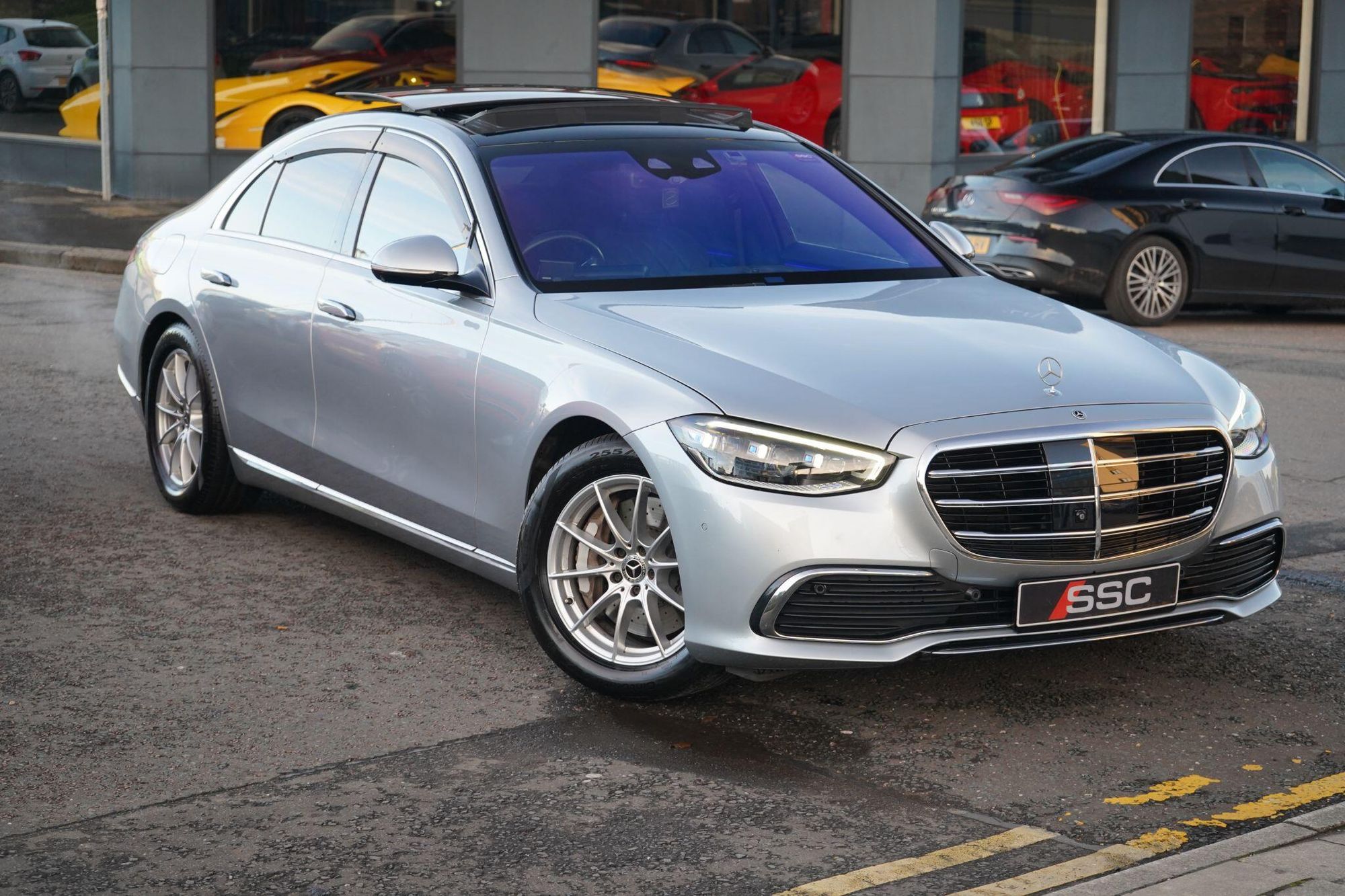 MERCEDES-BENZ S CLASS SALOON S500 4Matic AMG Line 4dr 9G-Tronic for sale UK - Slide 4