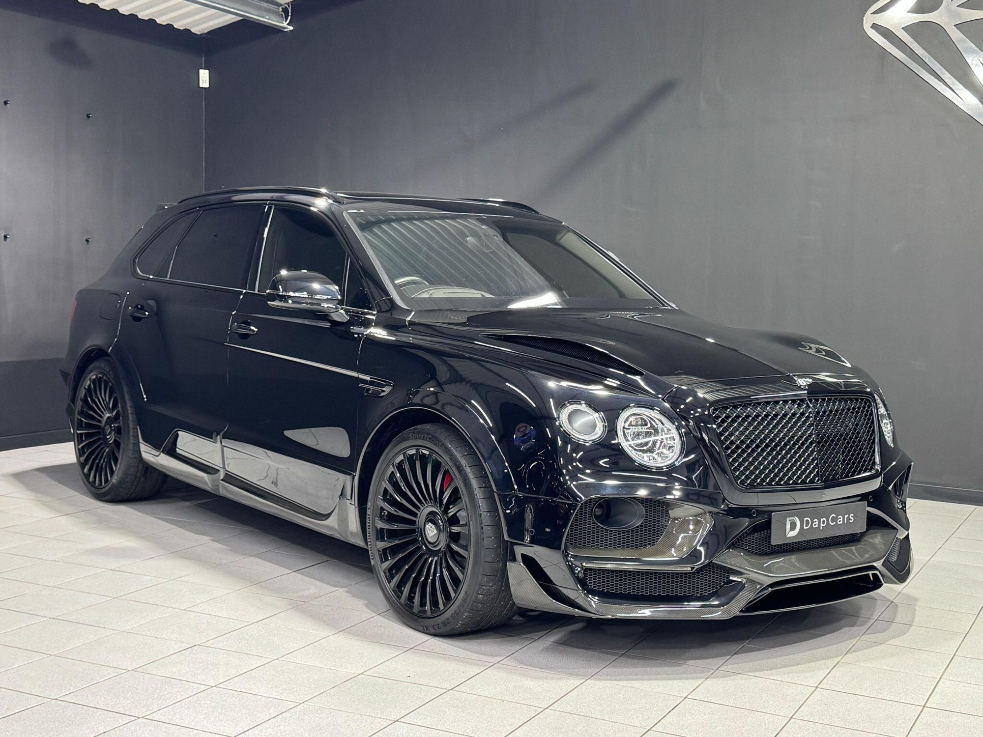 BENTLEY BENTAYGA ESTATE 6.0 W12 5dr Auto for sale UK - Slide 6