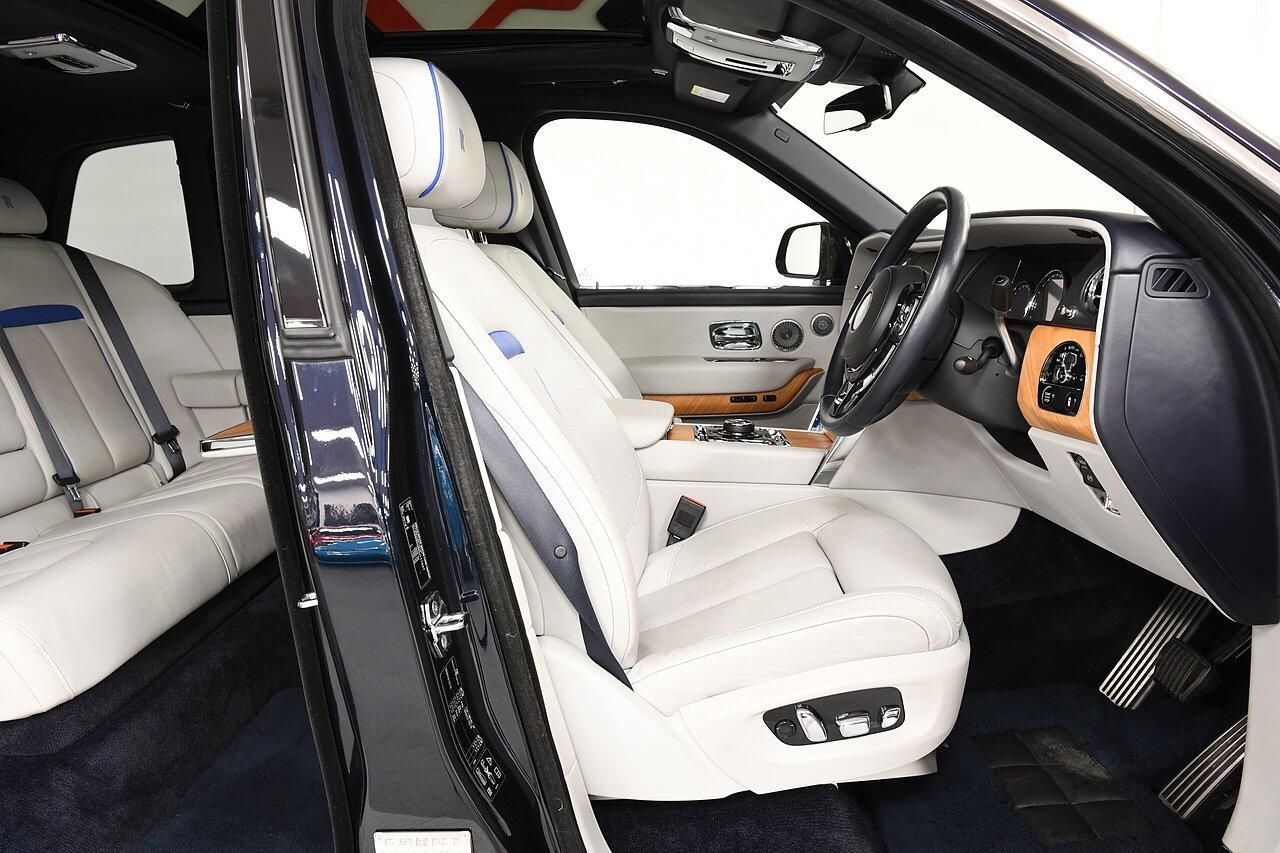 ROLLS-ROYCE CULLINAN ESTATE 5dr Auto for sale UK - Slide 6
