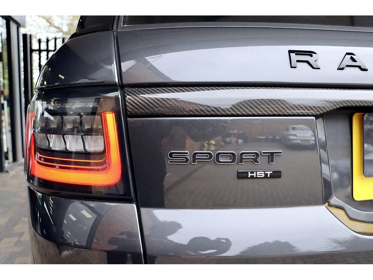 LAND ROVER RANGE ROVER SPORT ESTATE 3.0 P400 HST 5dr Auto for sale UK - Slide 5