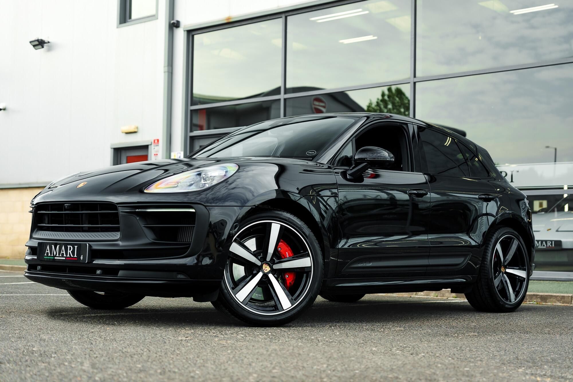 PORSCHE MACAN ESTATE GTS 5dr PDK for sale UK - Slide 3