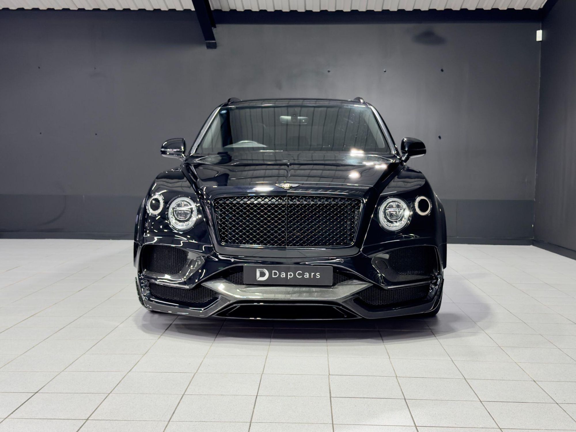 BENTLEY BENTAYGA ESTATE 4.0 V8 5dr Auto for sale UK - Slide 2