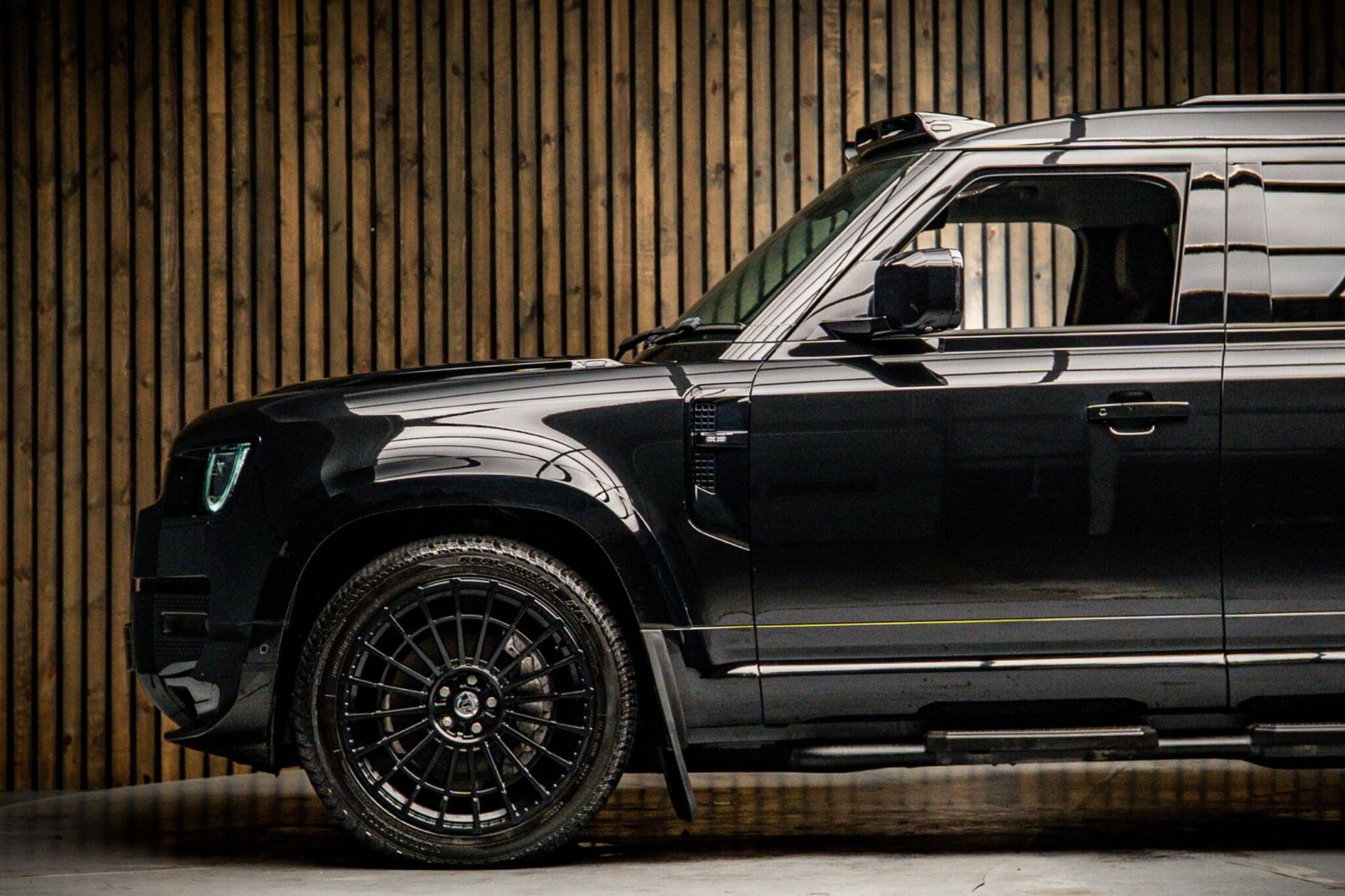 LAND ROVER DEFENDER ESTATE SPECIAL EDITIONS 2.0 P400e XS Edition 110 5dr Auto for sale UK - Slide 8