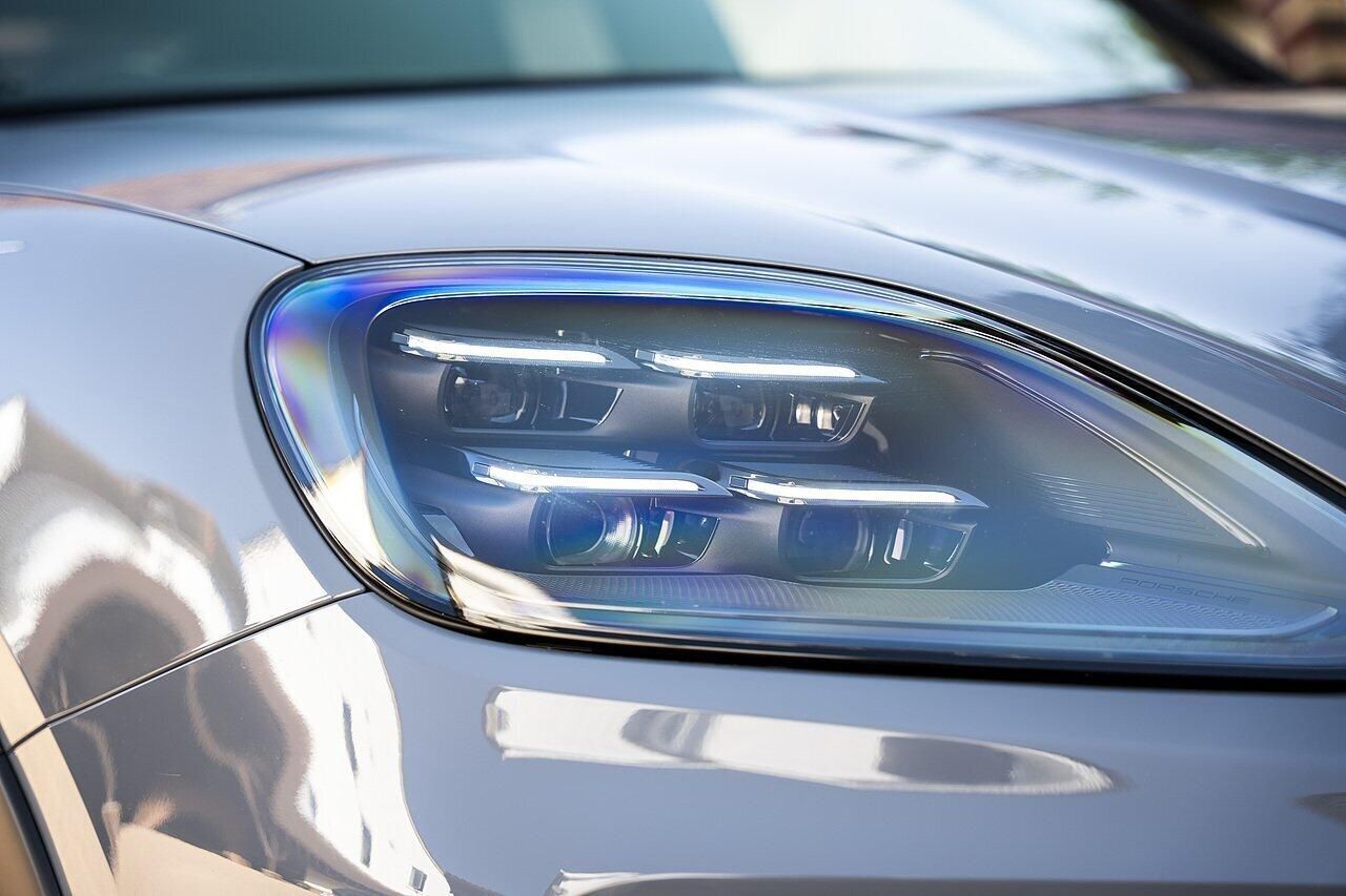 PORSCHE CAYENNE COUPE Turbo E-Hybrid 5dr Tiptronic S for sale UK - Slide 8