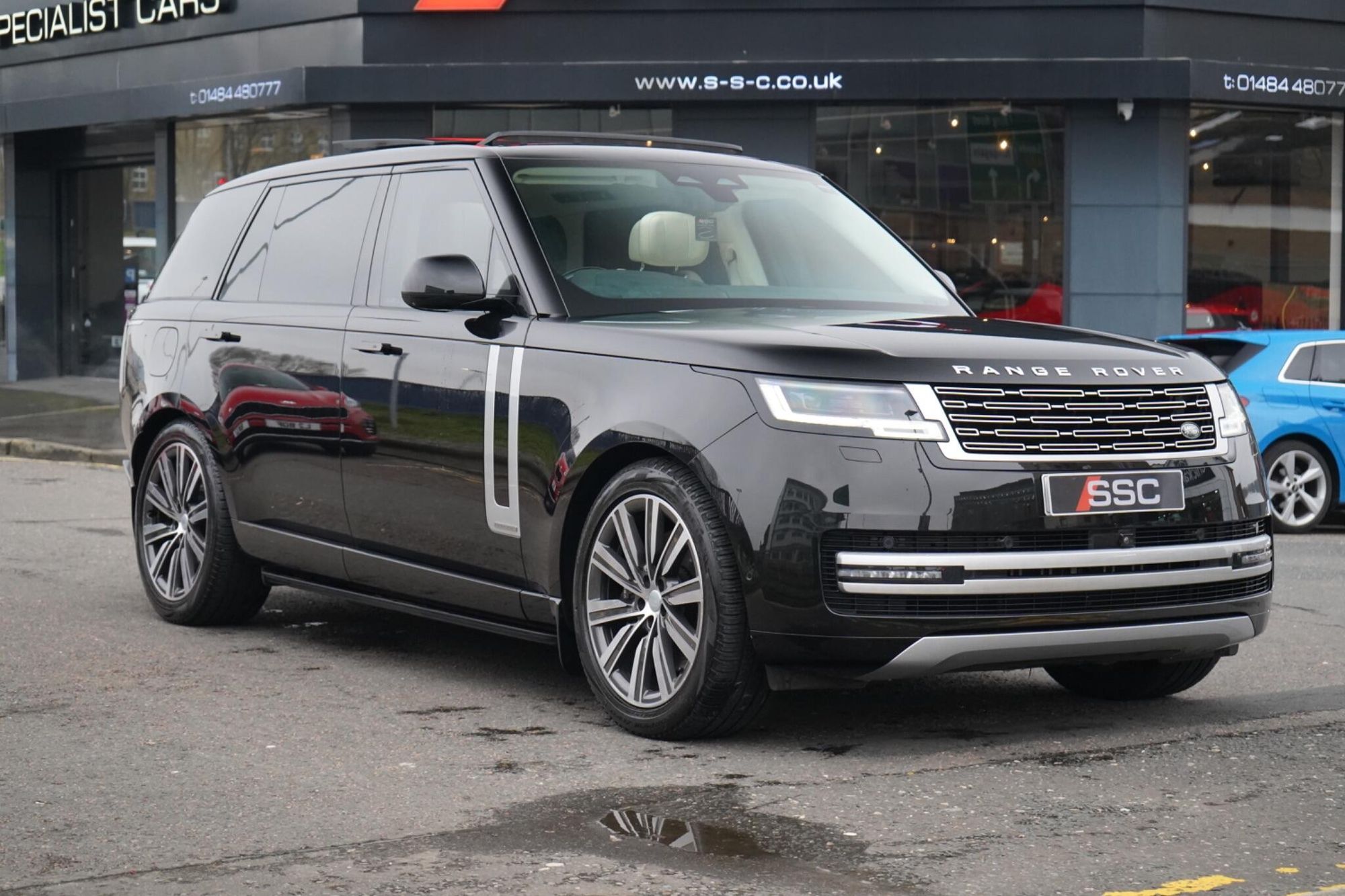 LAND ROVER RANGE ROVER ESTATE 3.0 P460e Autobiography LWB 4dr Auto for sale UK - Slide 4