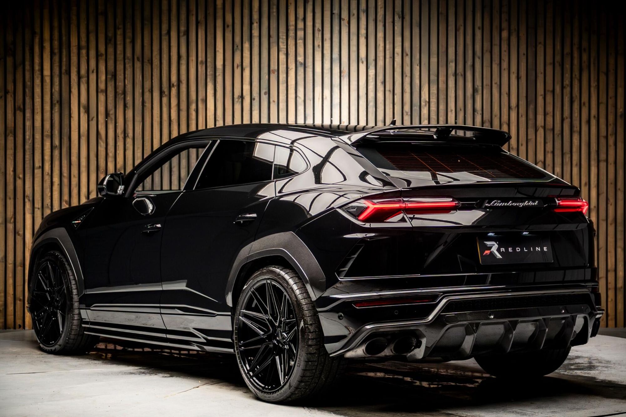 LAMBORGHINI URUS ESTATE 4.0T FSI V8 5dr Auto for sale UK - Slide 3
