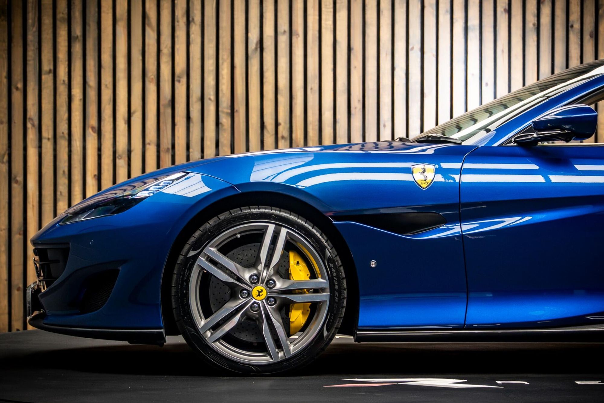 FERRARI PORTOFINO CONVERTIBLE GT 2dr Auto for sale UK - Slide 9
