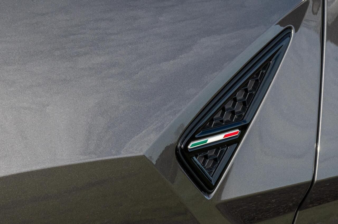 LAMBORGHINI URUS ESTATE 4.0T FSI V8 Performante 5dr Auto for sale UK - Slide 10